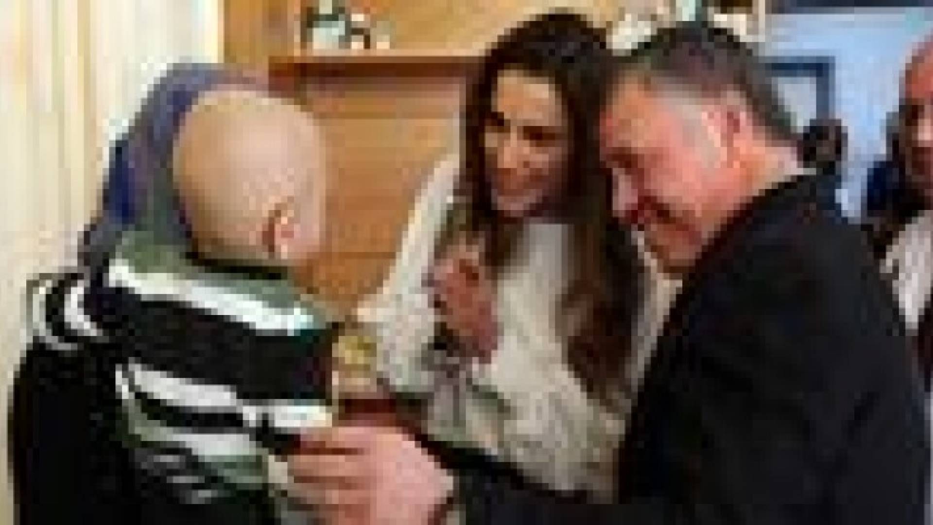 الملك والملكة يزوران مركز الحسين للسرطان