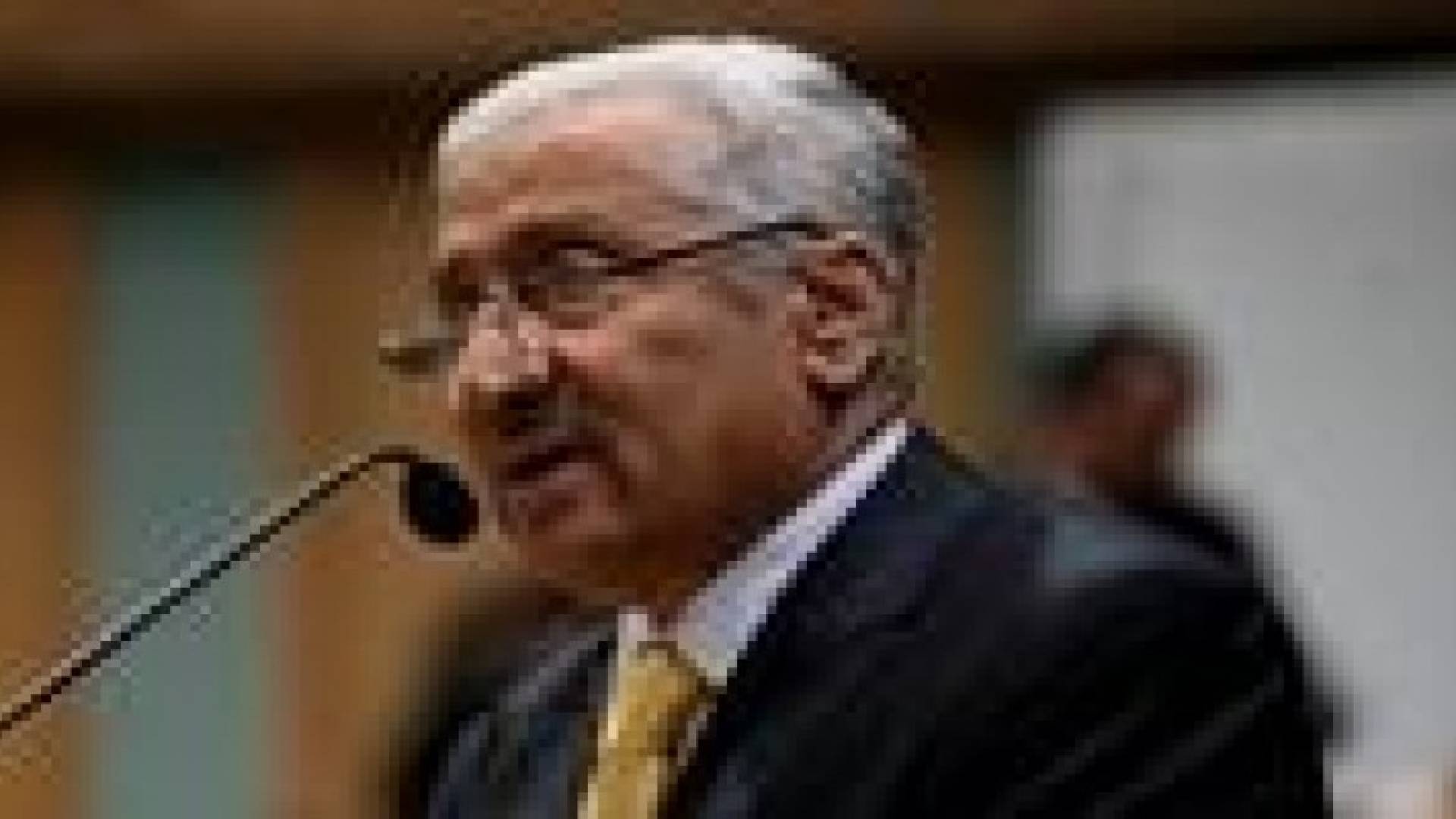 النسور ردا على خطة كيري: اعتقد اننا في الصورة