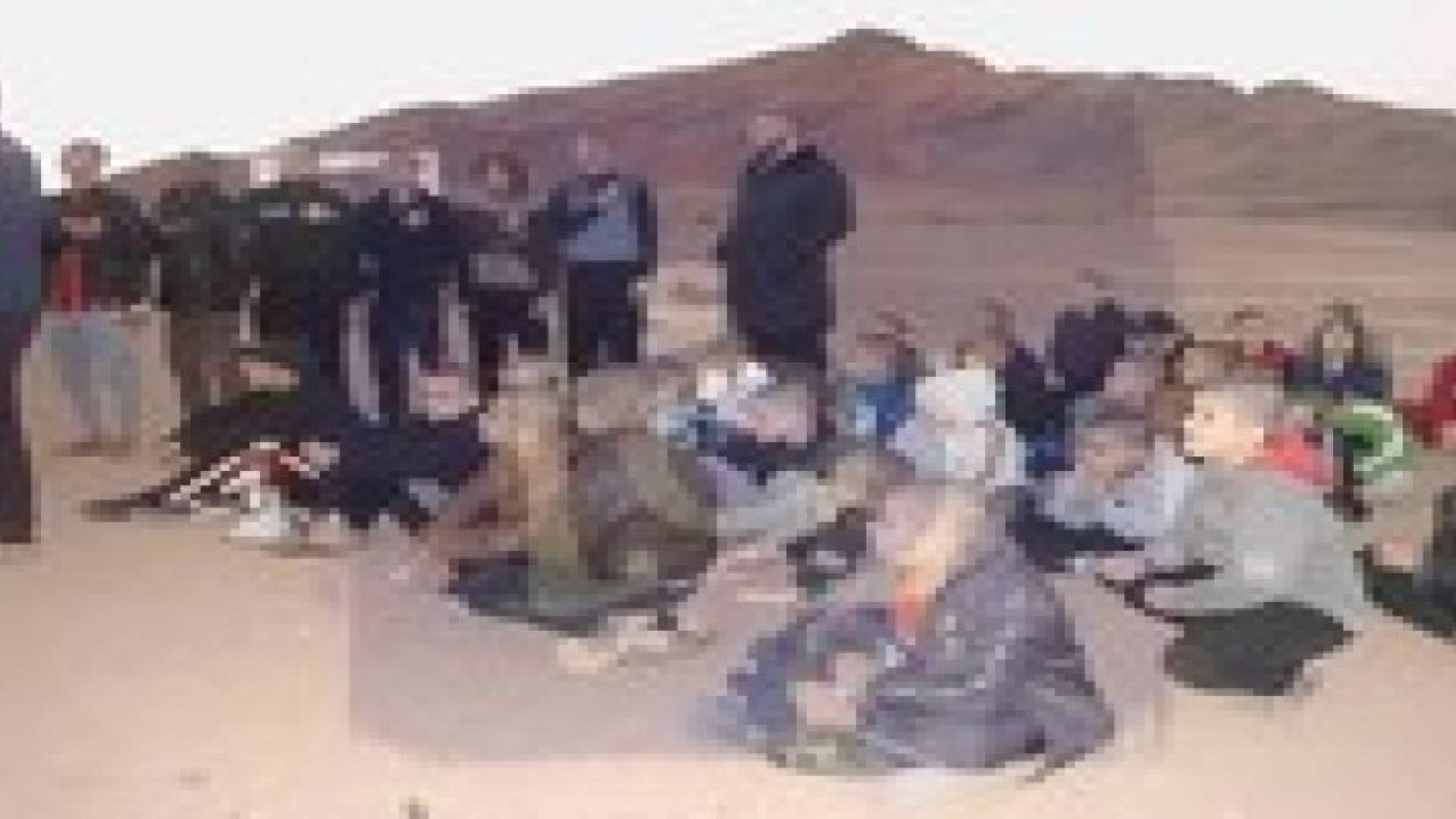 أطفال أردنيون يعلقون على الحدود بعد أداءهم العمرة "صور"