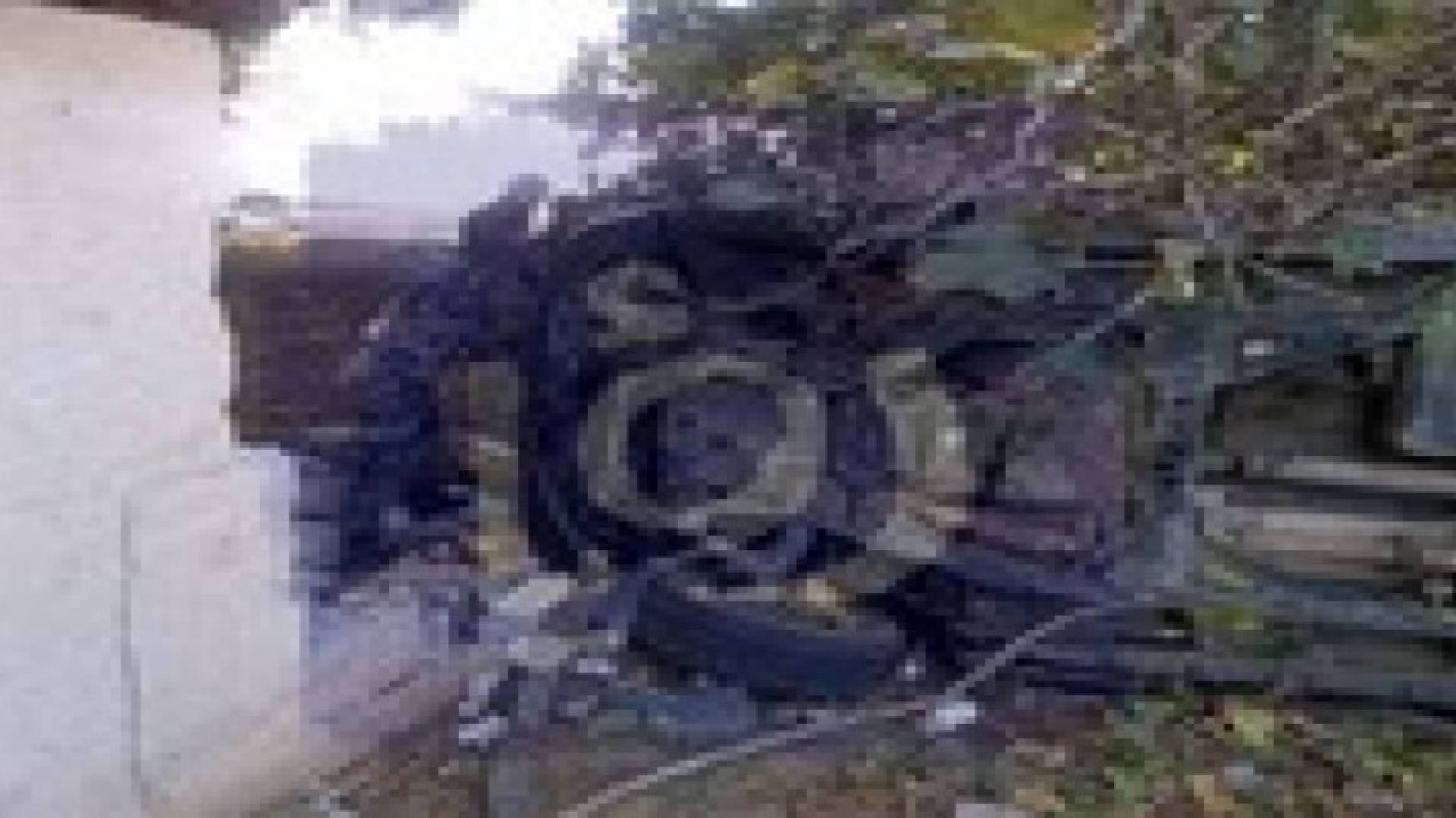 تدهور سيارة في الشونة الجنوبية - صور