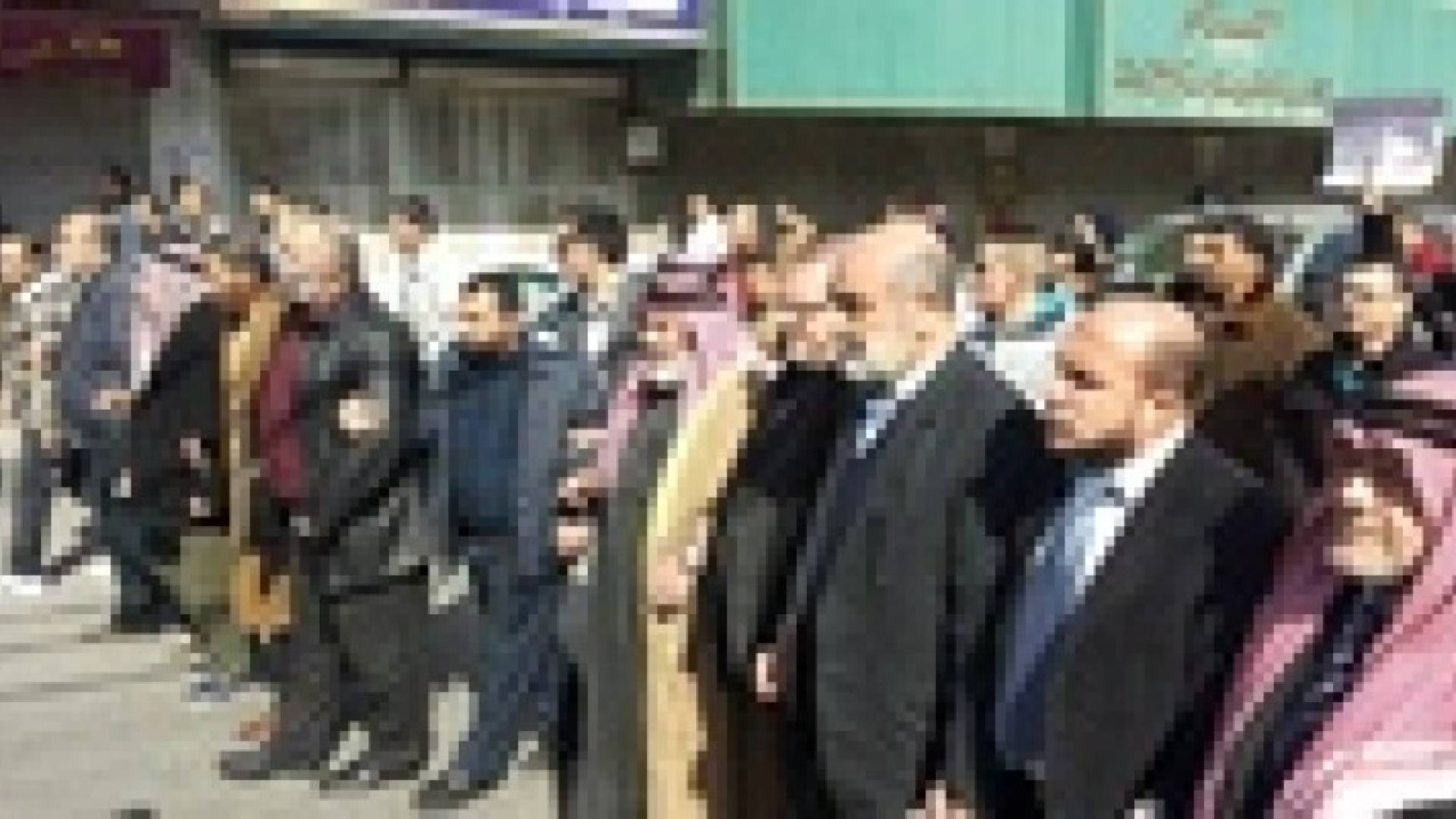 اربد: المطالبة برحيل الحكومة وتشكيل حكومة انقاذ وطني... صور