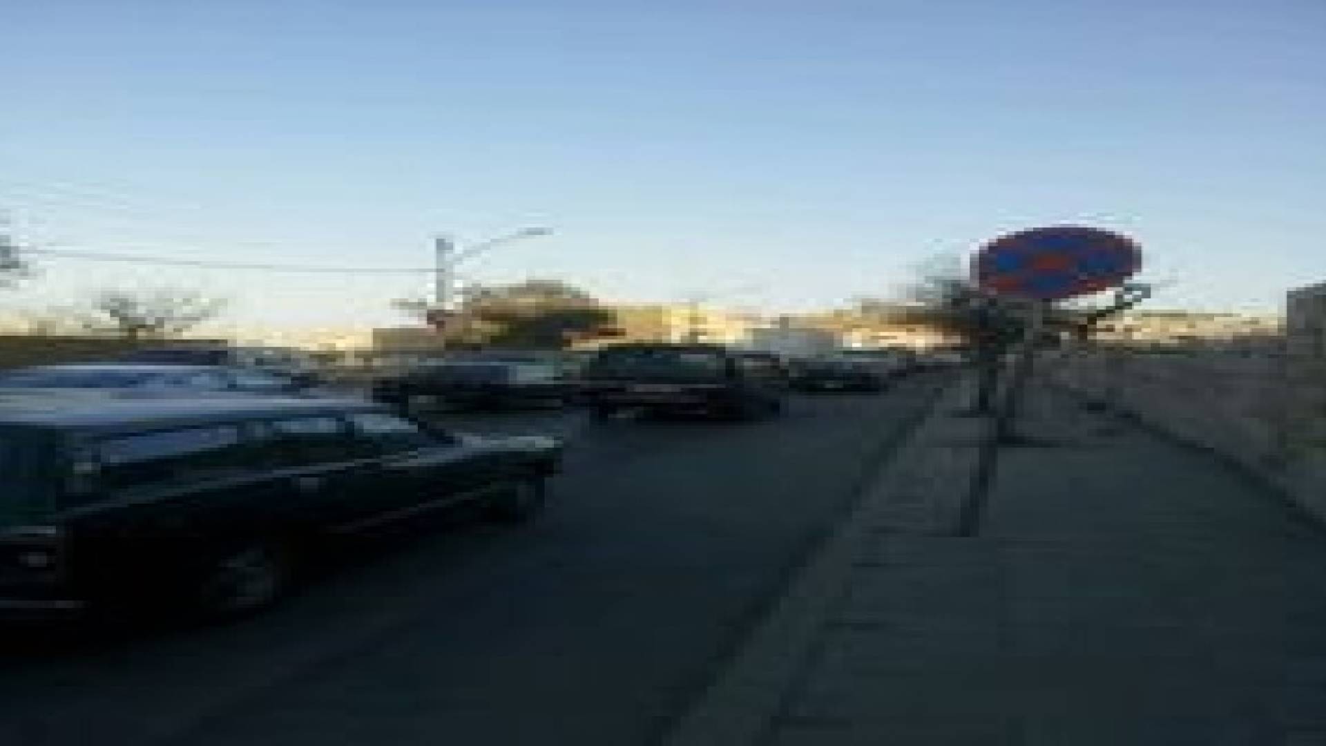 حادث سير يغلق الطريق المؤدي إلى جبل القلعة