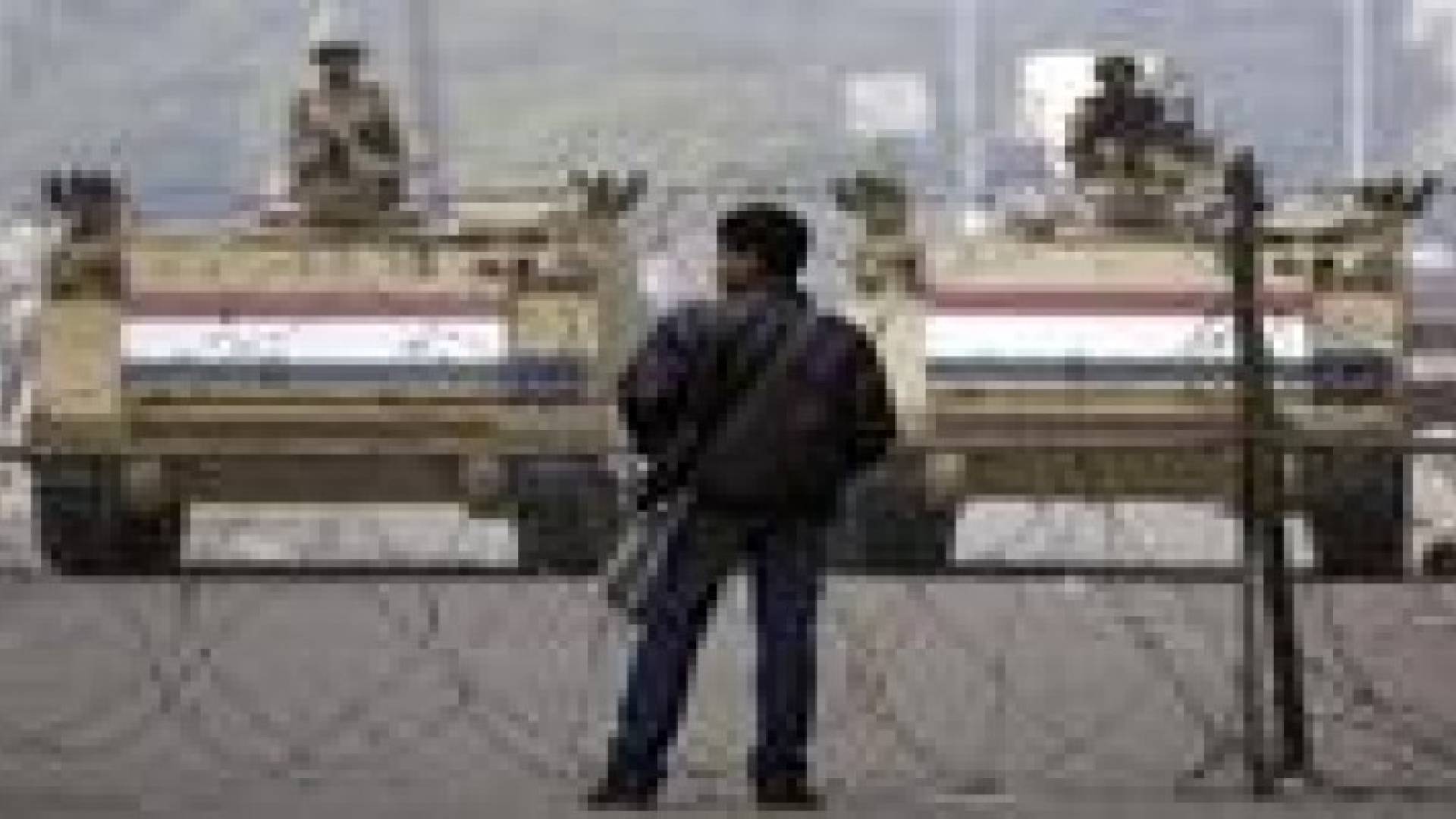 بوابات عملاقة في ميدان التحرير بالقاهرة تثير انتقادات