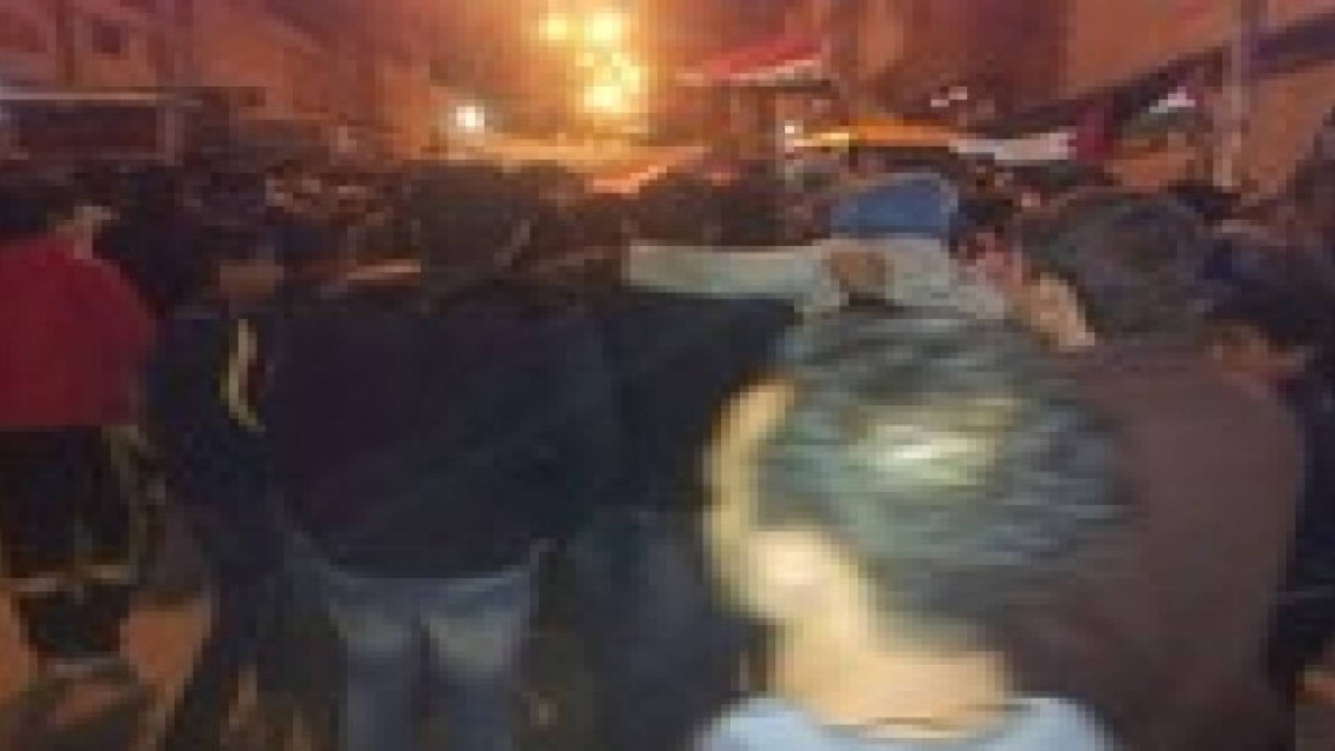 اهالي مخيم "البقعة" يعتصمون رفضا لمشروع كيري - صور