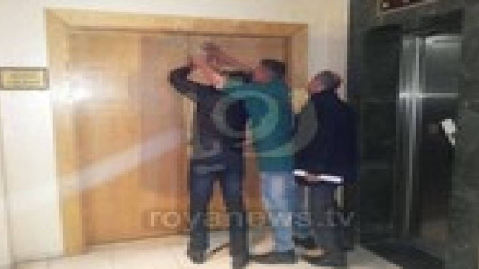 خلع ابواب قاعات في مجلس النواب .. صور