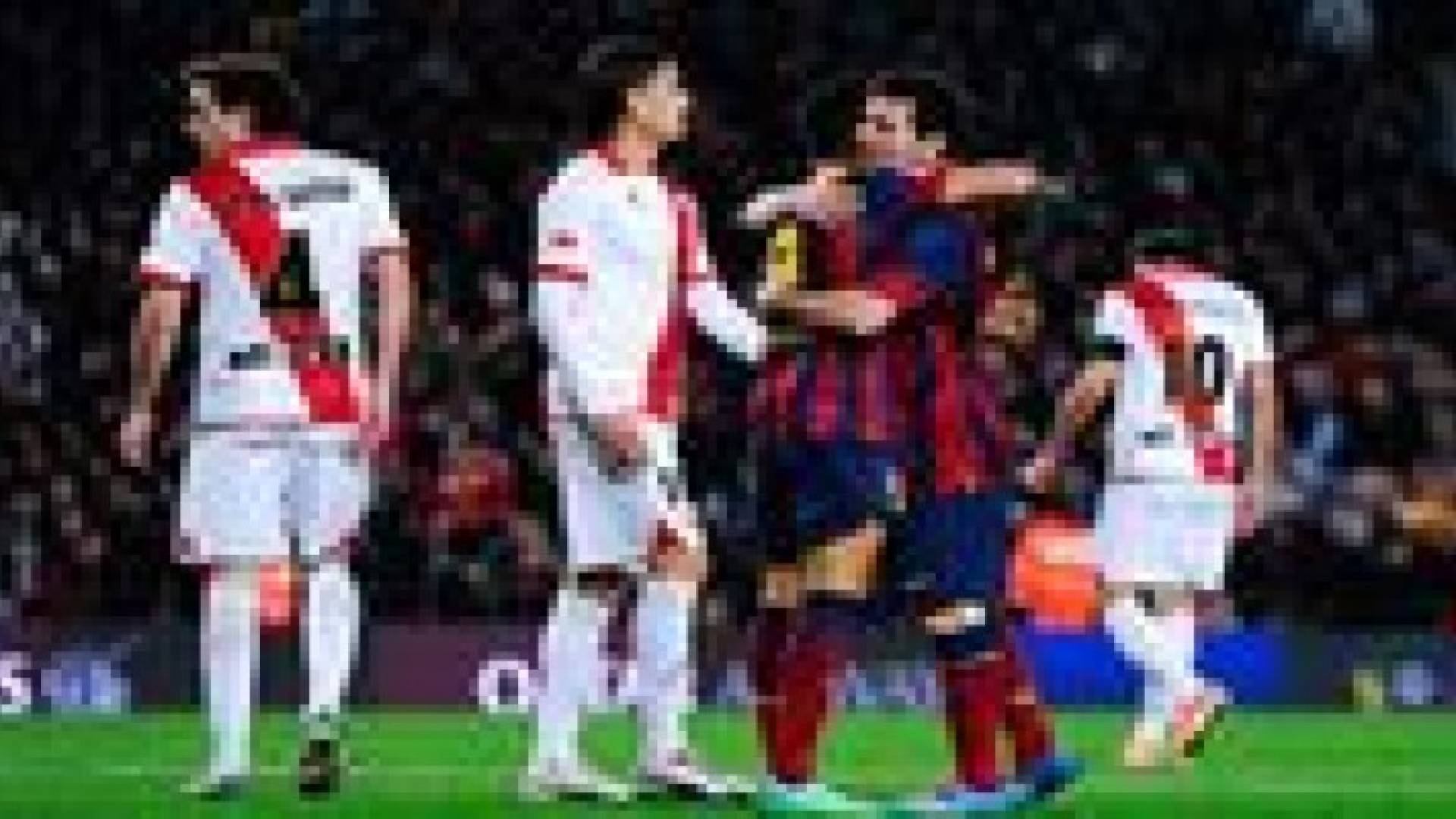 برشلونة يقسو على رايو فاليكانو ويتقاسم الصدارة مع اتلتيكو مدريد .