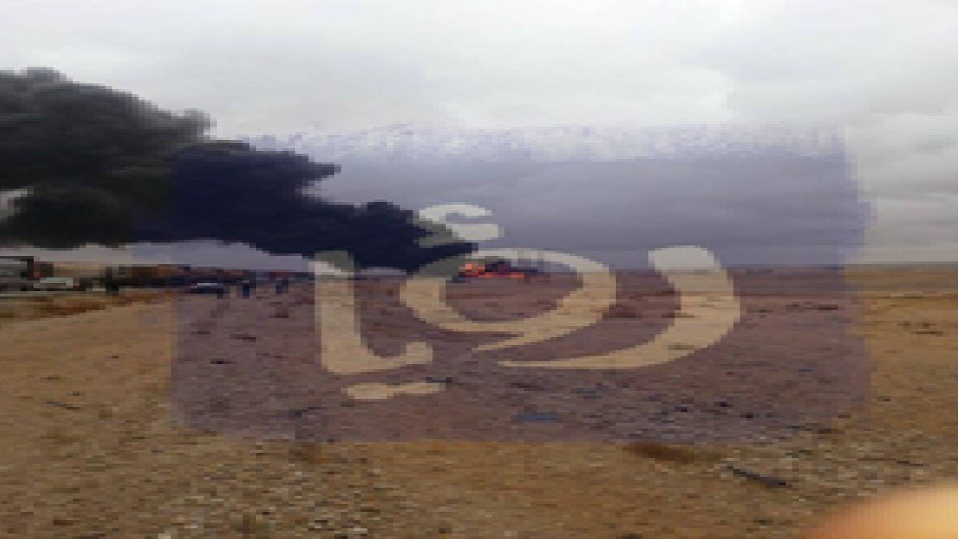 وفاة إثر تدهور صهريج محمل بالنفط على الطريق الصحراوي .. صور