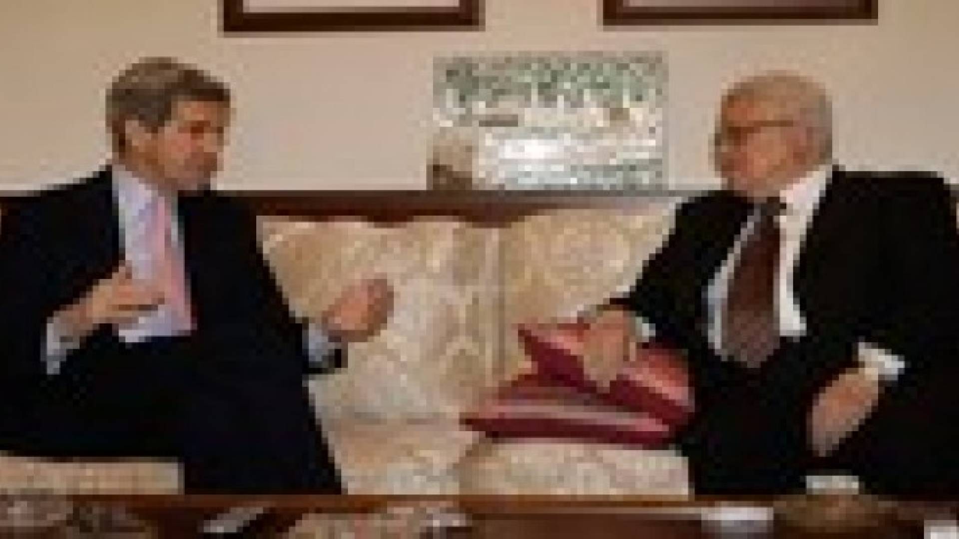 عباس يبلغ كيري رفض أي اتفاق "ما لم يتضمن الثوابت الفلسطينية"