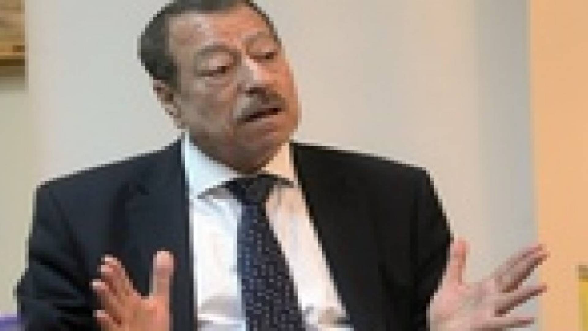 عطوان  يجيب على تساؤلات النسور