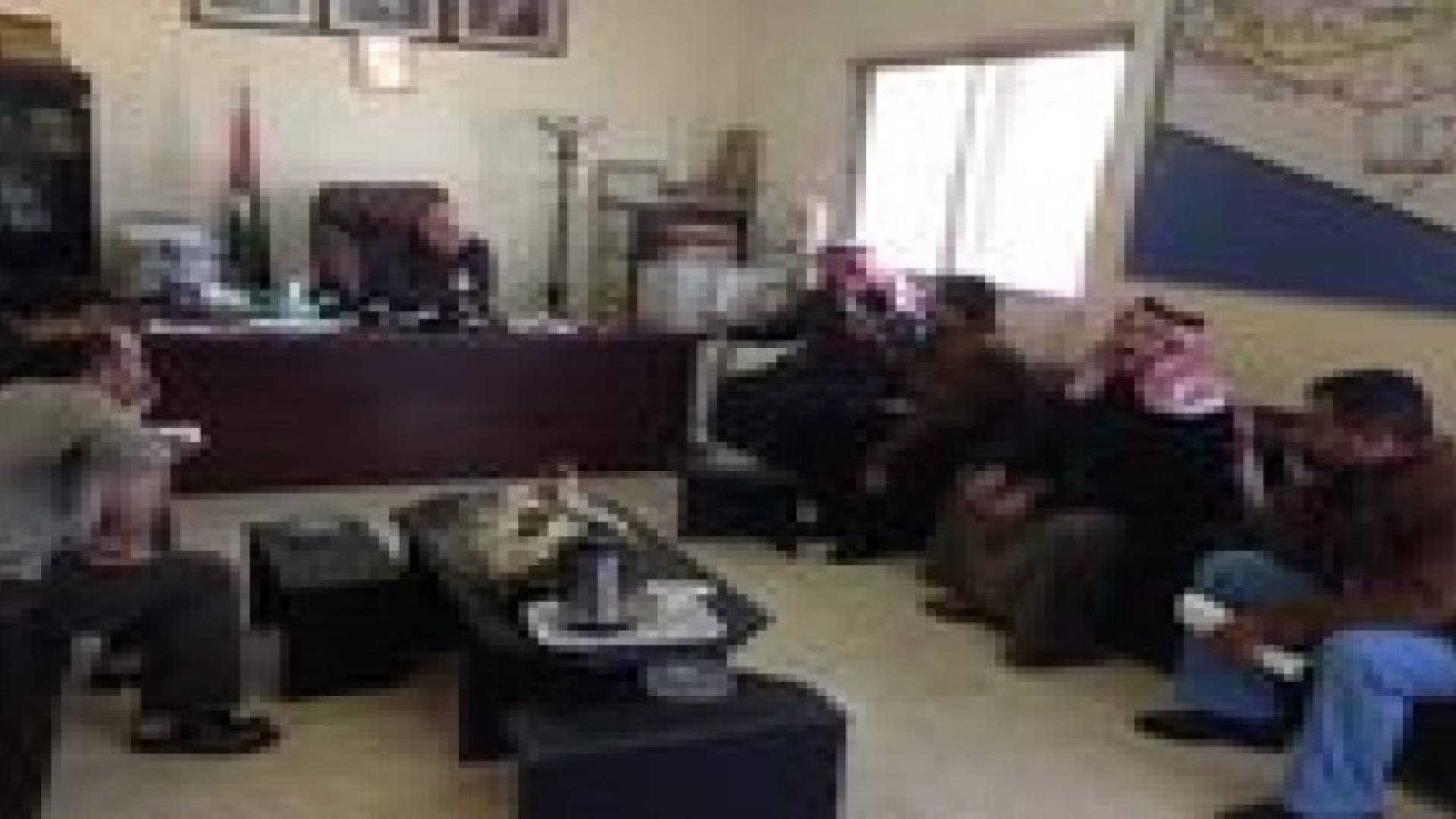 وزير المياه والري يوعز بتنفيذ مشاريع في مناطق البادية الشرقية