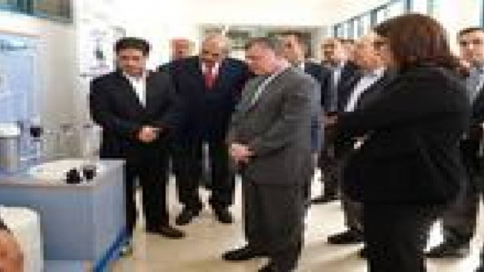 الملك: تنمية المحافظات أولوية قصوى