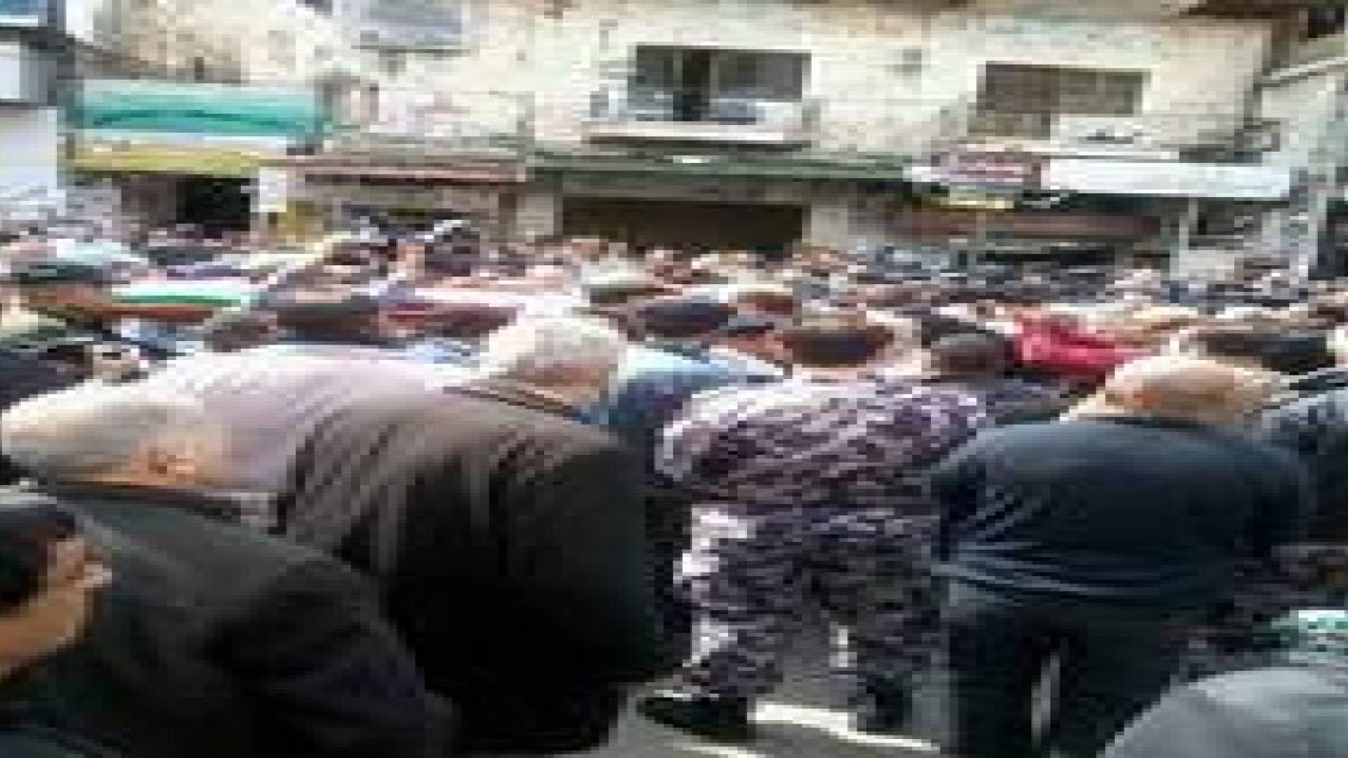 الفلسطينييون يشيعون الشهيد زعيتر في نابلس ..صور
