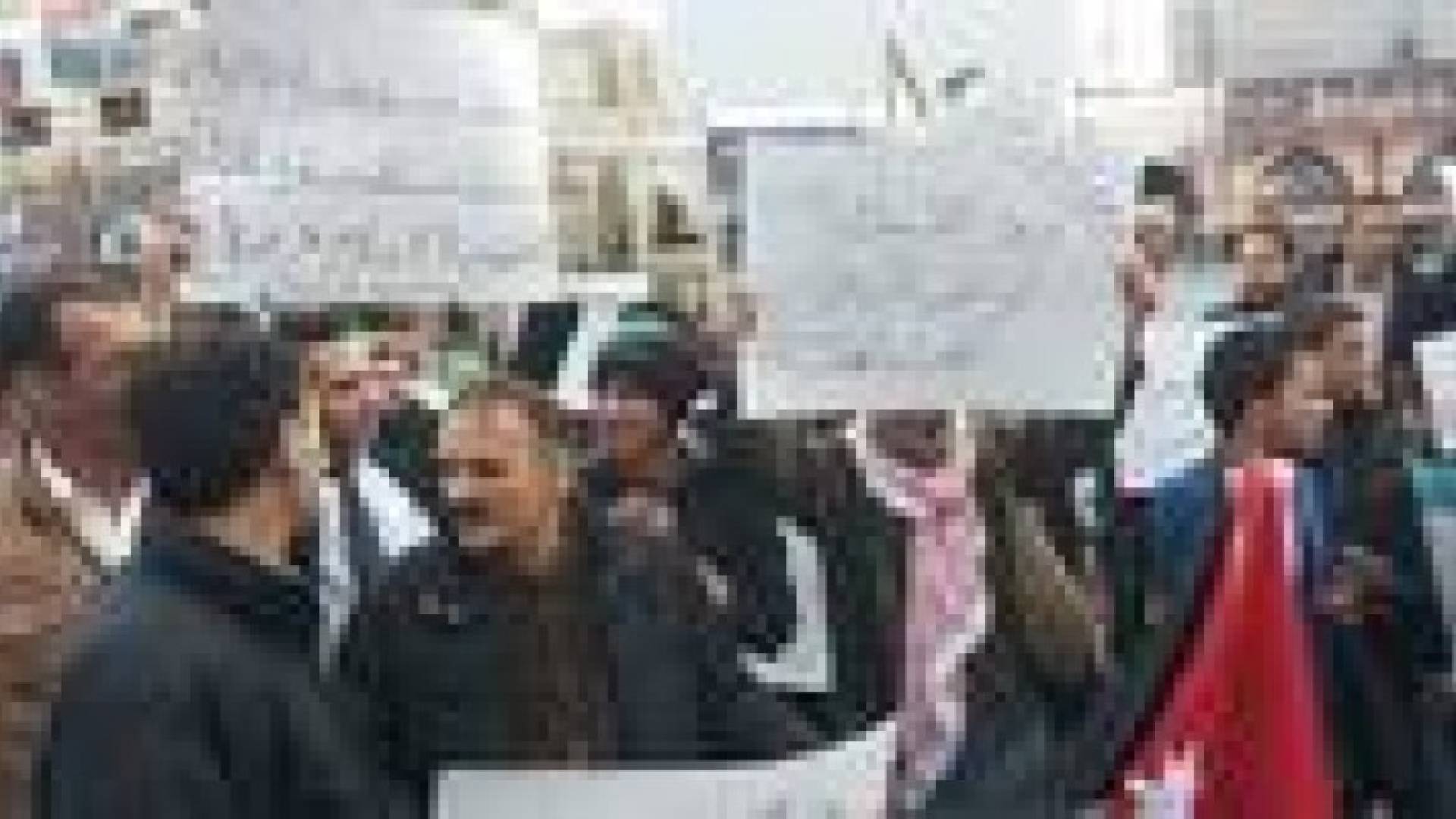 حراكيو اربد يعتصمون تنديدا بإغتيال زعيتر