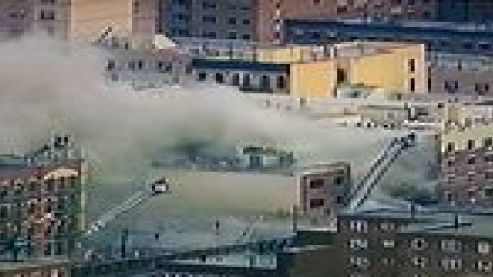 مقتل شخصين وإصابة العشرات في انهيار مبنيين في نيويورك - صور وفيديو