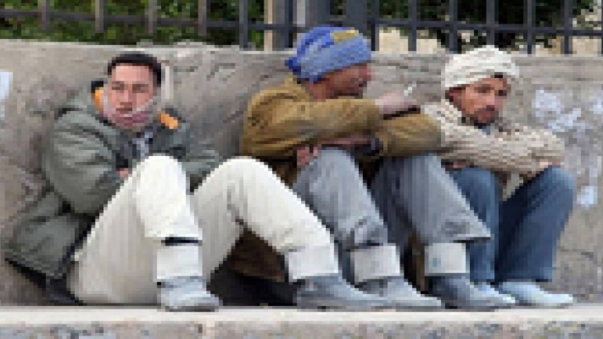 ترجيح إعفاء العمالة الوافدة من غرامات "تجاوز الإقامة"