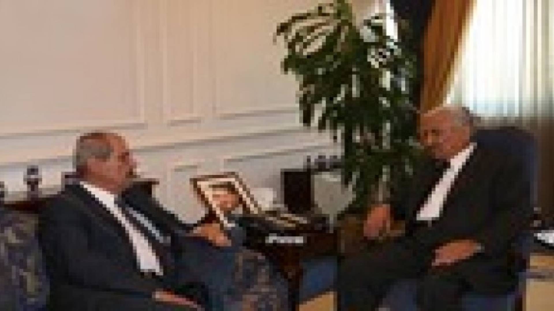 رئيسا الوزراء والديوان الملكي الهاشمي يصلان إلى الكويت للمشاركة في أعمال القمة
