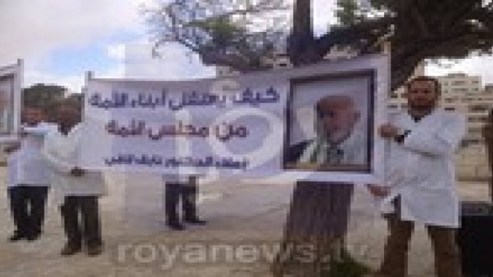 الاطباء يعتصمون امام مجلس النواب