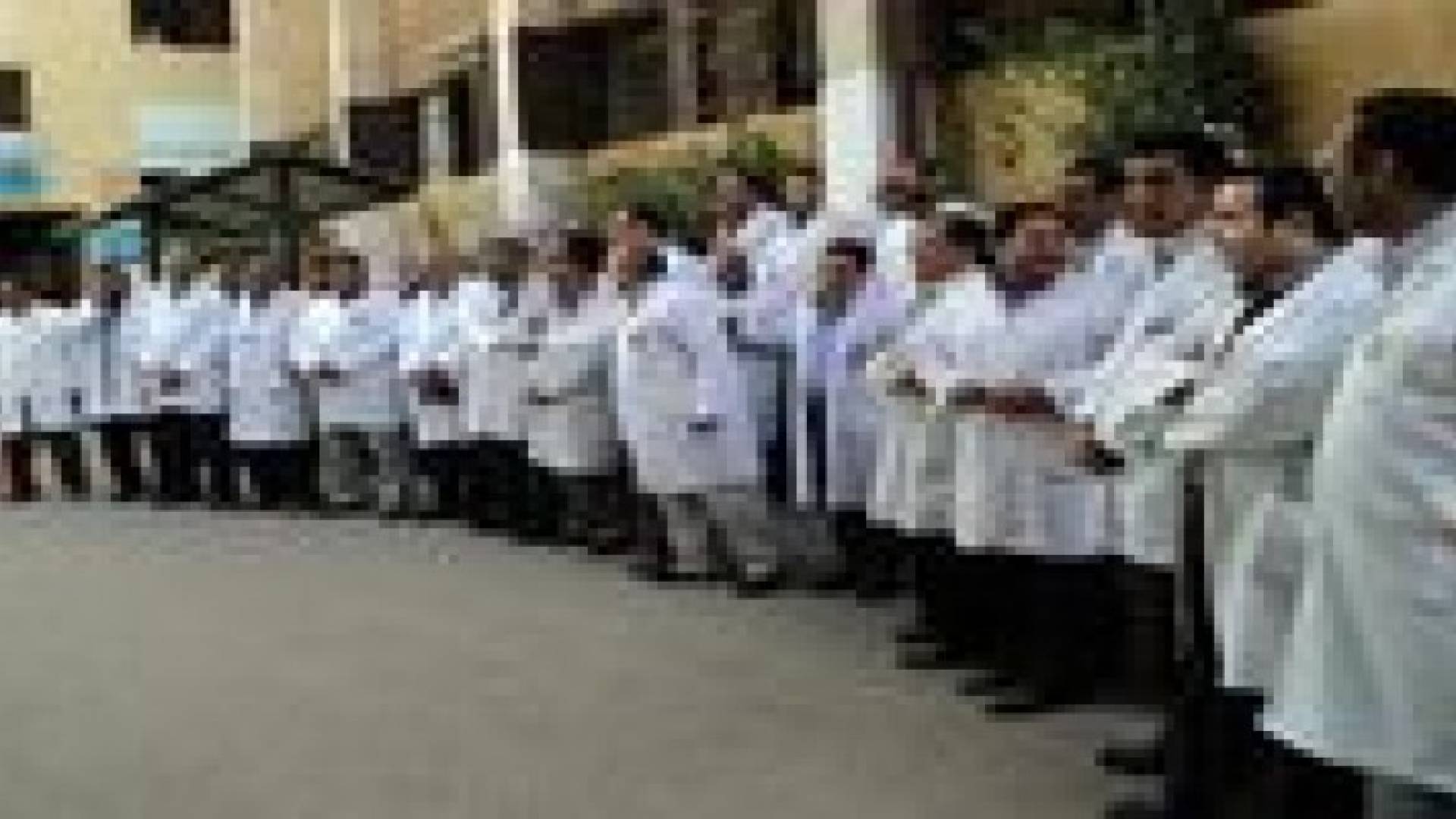 الطفيلة : الاطباء في مستشفى الامير زيد العسكري يضربون عن العمل