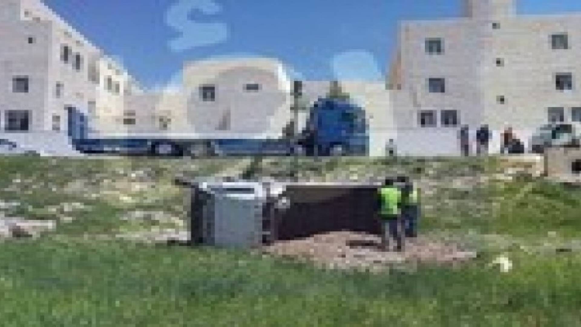 تدهور شاحنة ركوب صغيرة خلف مستشفى التوتنجي في سحاب