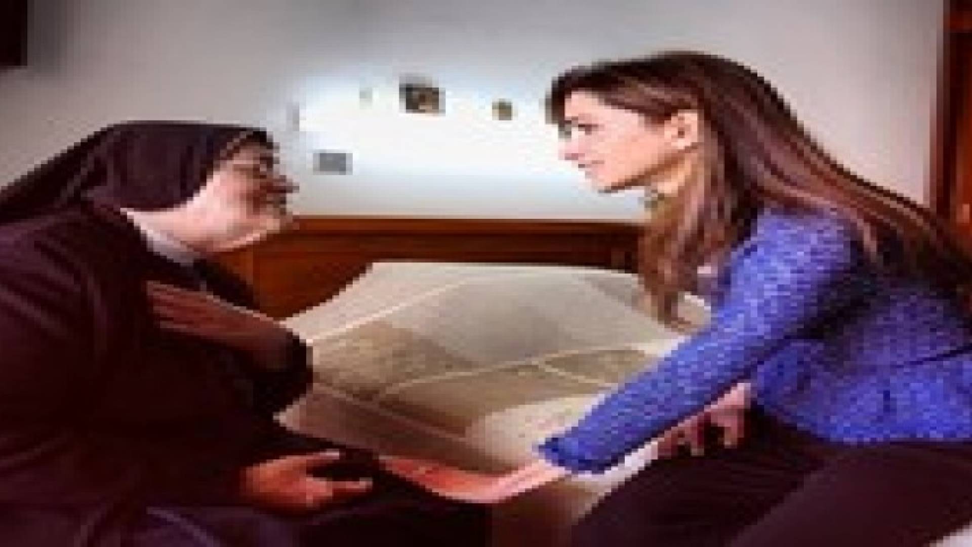 الملكة تلتقي عددا من راهبات الوردية