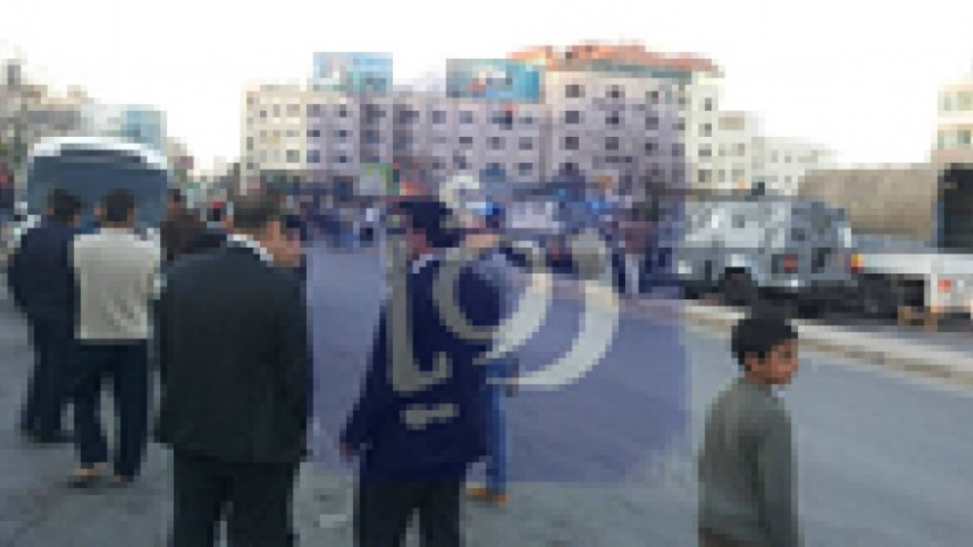 مشاجرة عشائرية في اربد.. والدرك يغلق دوار النسيم "صور"