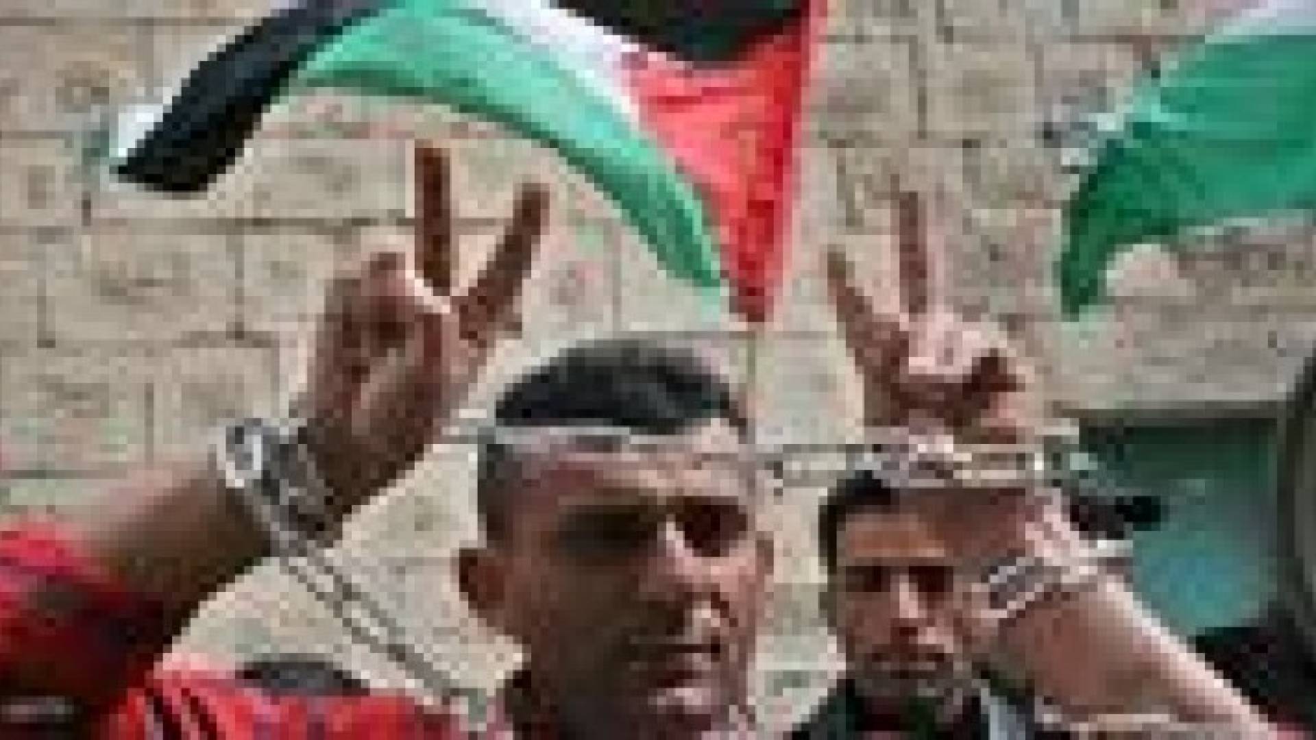 الأسرى الفلسطينيون يبدأون إضرابا عن الطعام