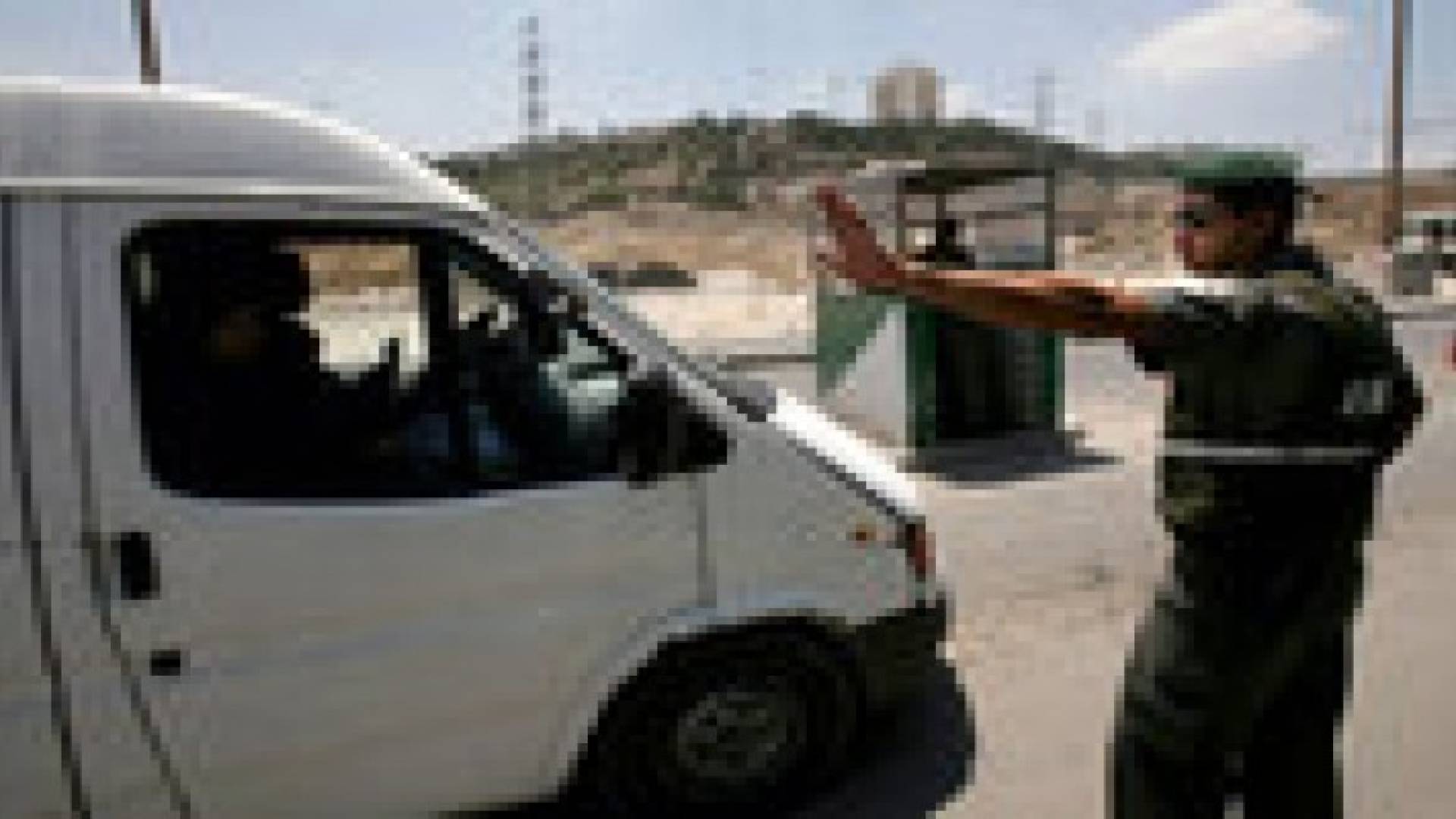 سلطات الإحتلال الإسرائيلي تفرض اغلاقا شاملا على الضفة الغربية