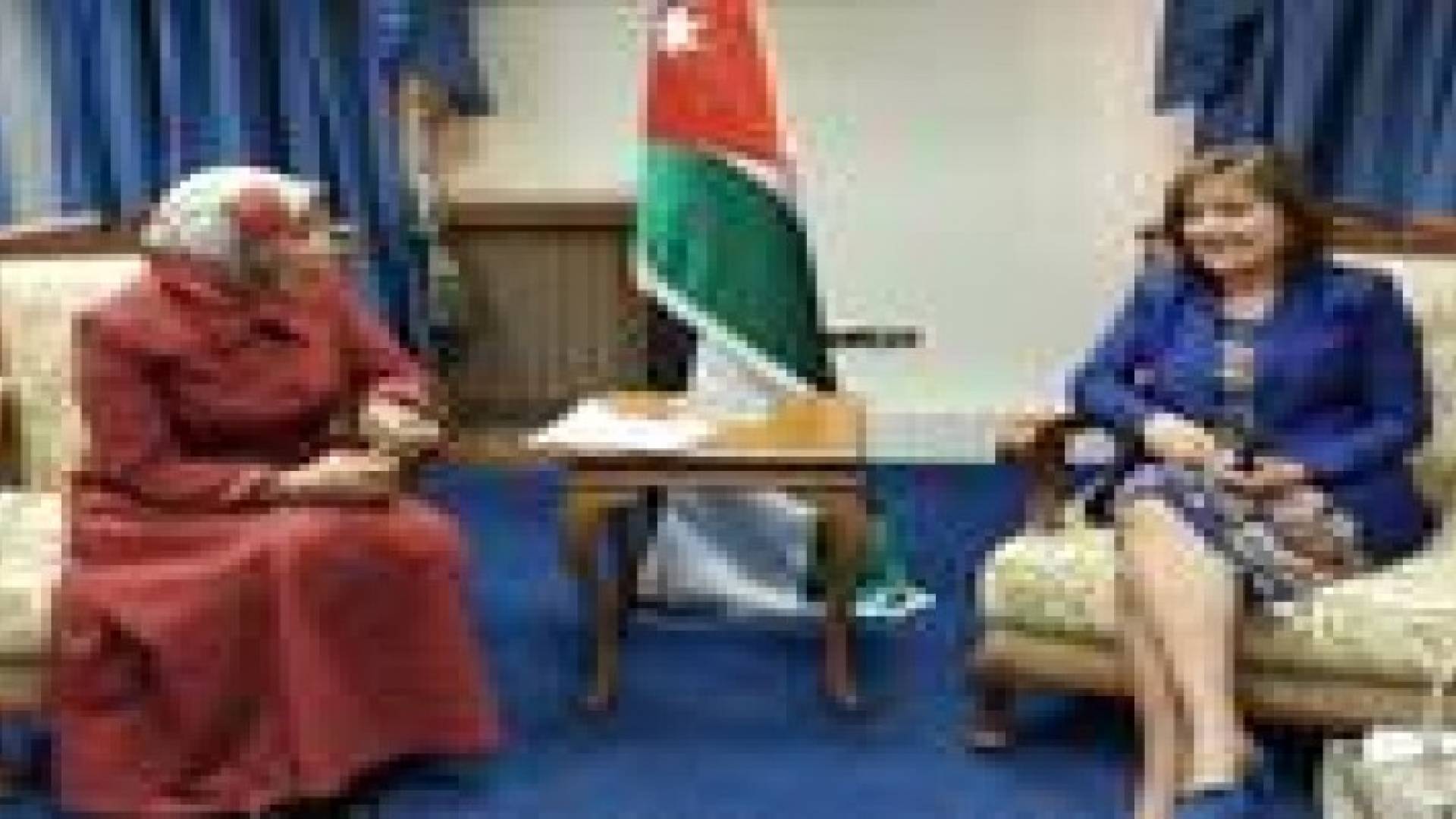 العطي تلتقي السفير الفرنسية في عمان