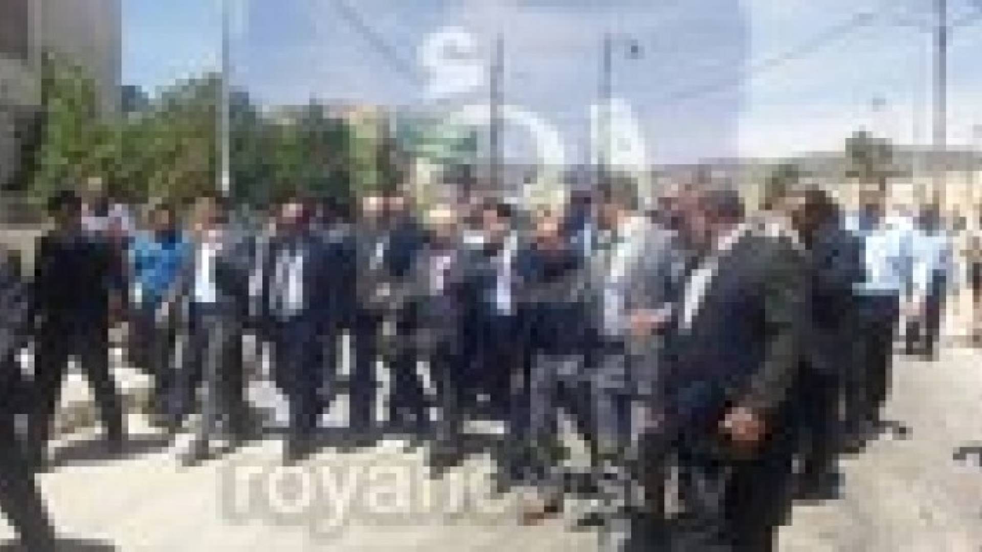 فوضى اثناء لقاء النسور بابناء جرش.. والقاء حذاء بإتجاه المنصة
