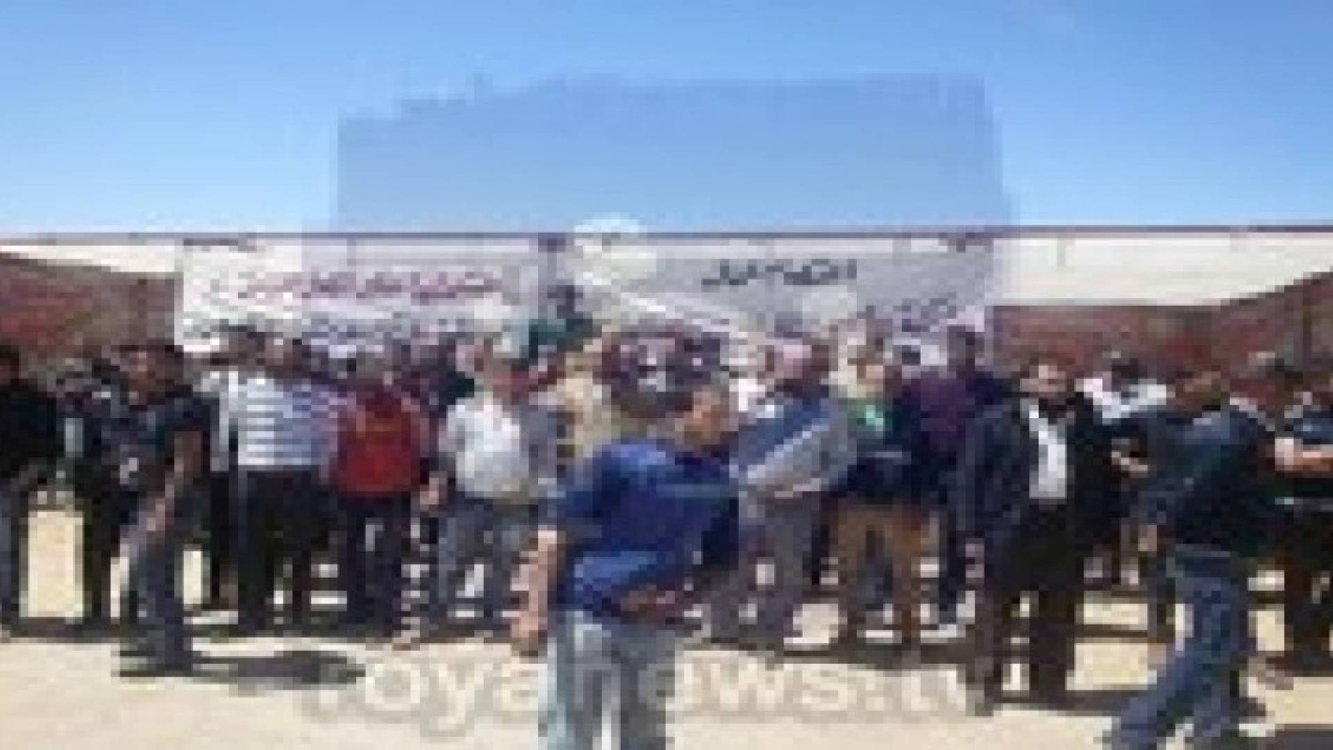 موظفو "الخليج للكابلات" يعتصمون احتجاجا على استبدال موظفين اردنيين بهنود