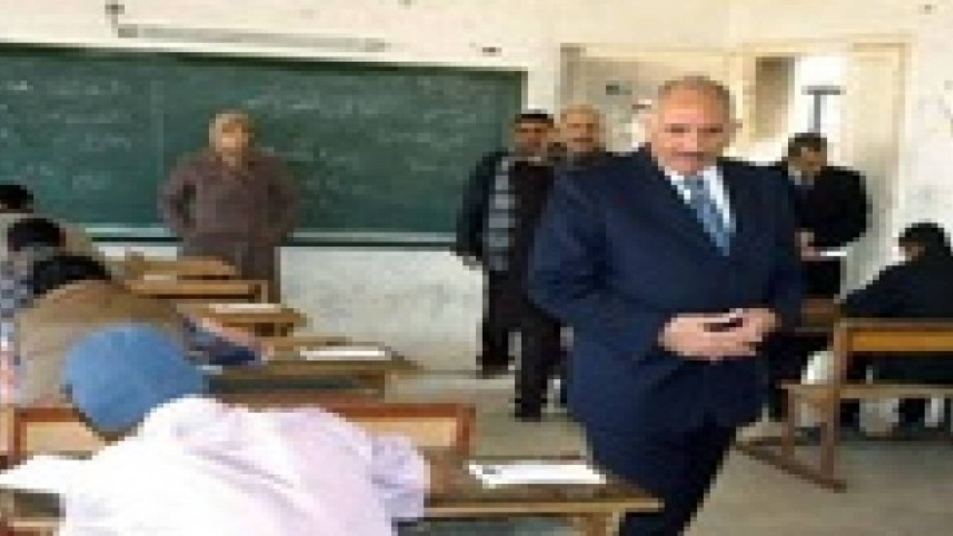 التربية والتعليم  تلغي النجاح التلقائي  وتعيد الرسوب  والإكمال