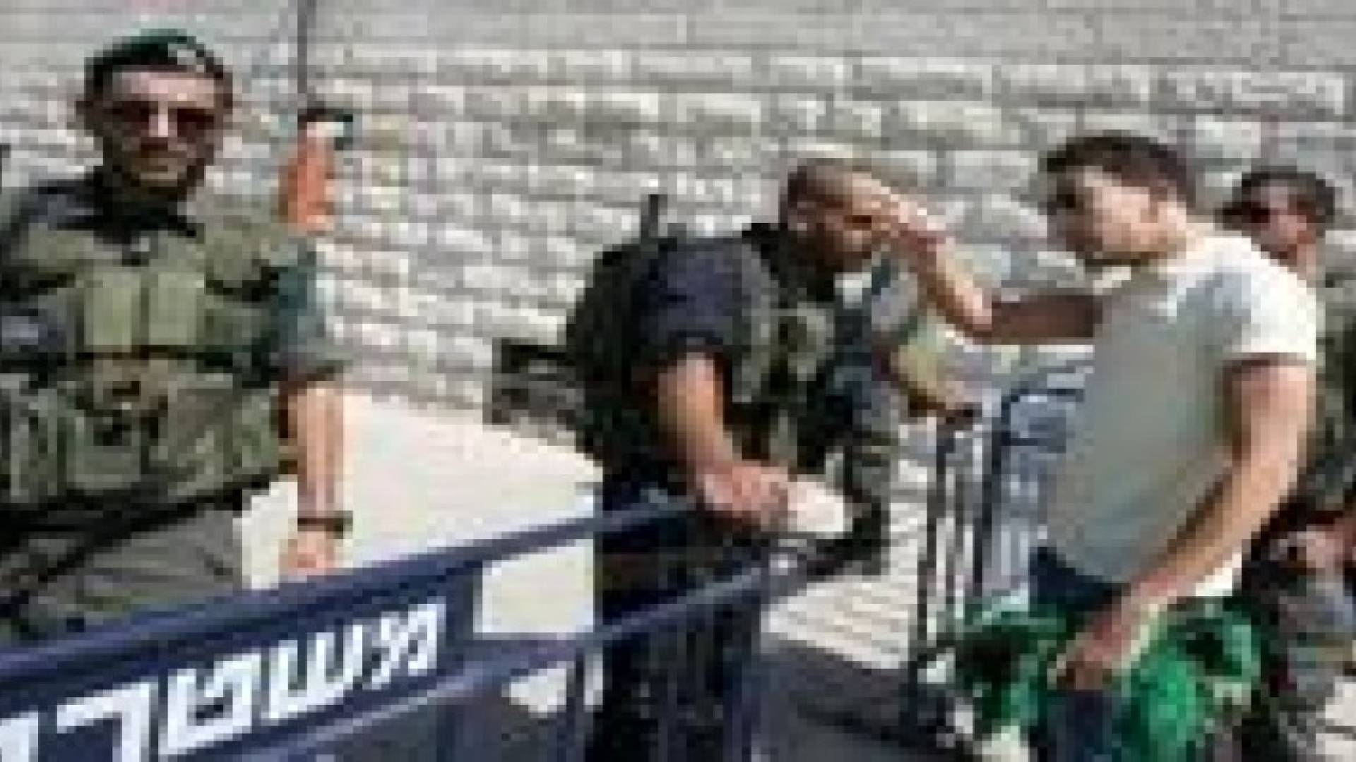 سلطات الاحتلال تمنع من هم دون سن الخمسين من دخول المسجد الأقصى