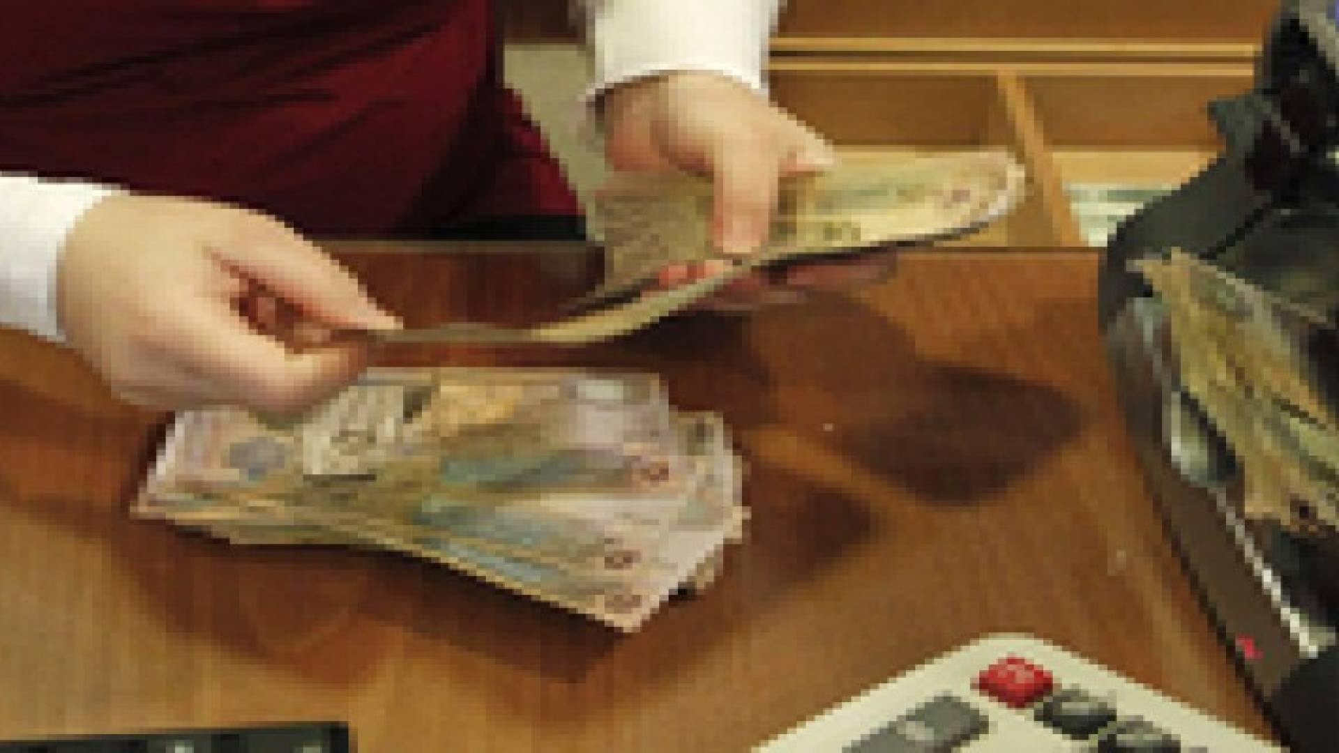 الحكومة تخفض ضريبة مبيعات شركات التمويل إلى 8 بالمئة