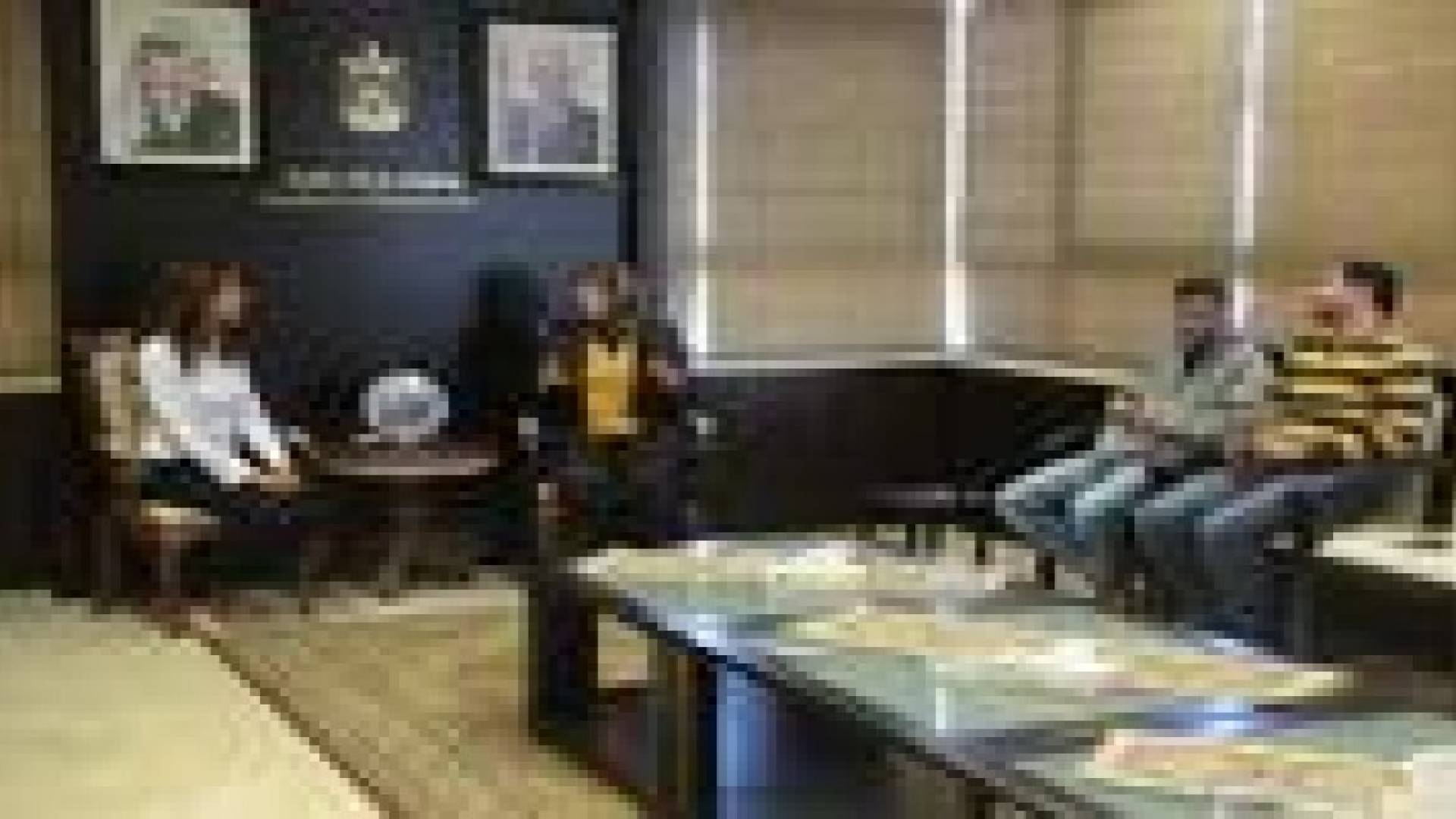 محافظ رام الله تكرم مكتب رؤيا - صور وفيديو