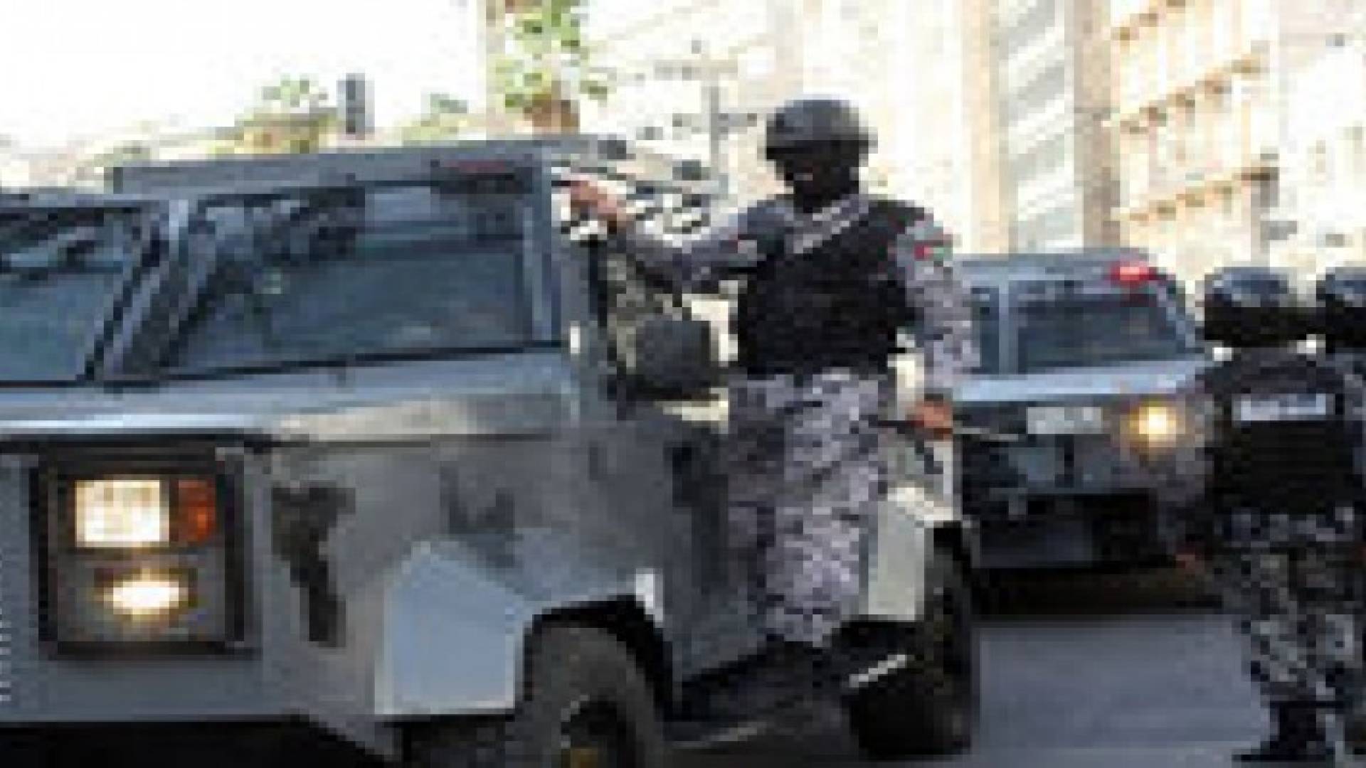 معان: احراق لبنوك وعطب آلية لقوات الدرك في تجدد أعمال الشغب