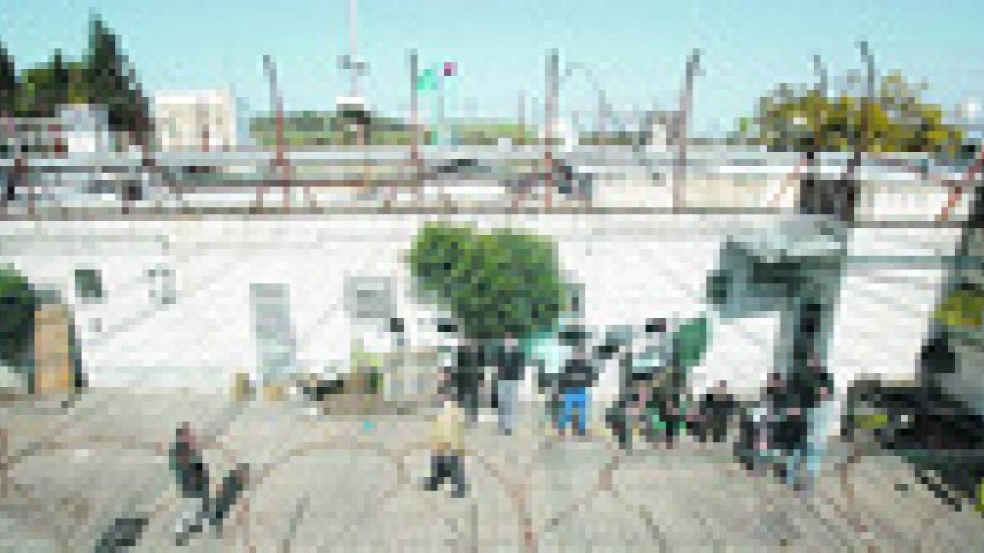 200 أسير فلسطيني في سجون الإحتلال يخوضون إضرابا عن الطعام