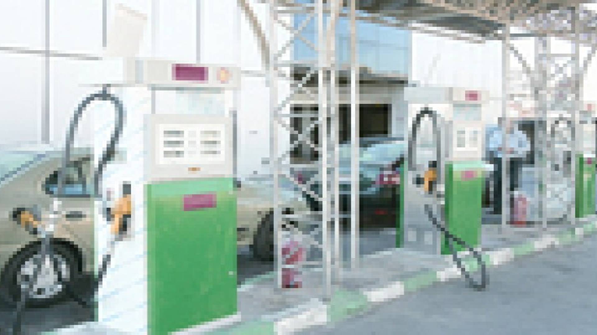 ترجيح رفع طفيف لأسعار المحروقات