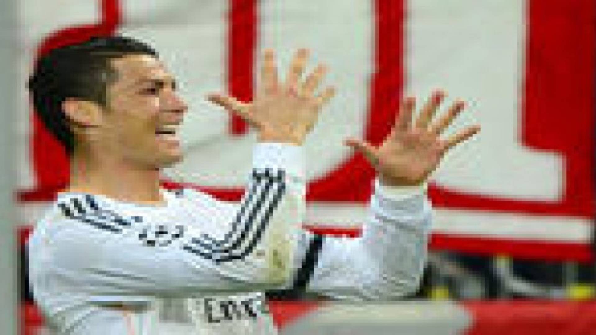 رونالدو يحطم رقم قياسي جديد !