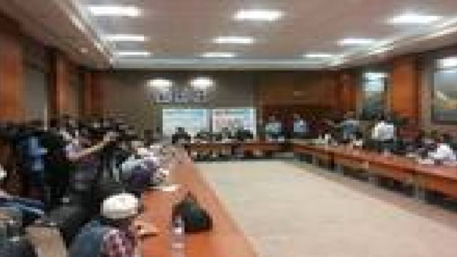 130 صحفيا يطلعون على برنامج زيارة البابا للمغطس..صور