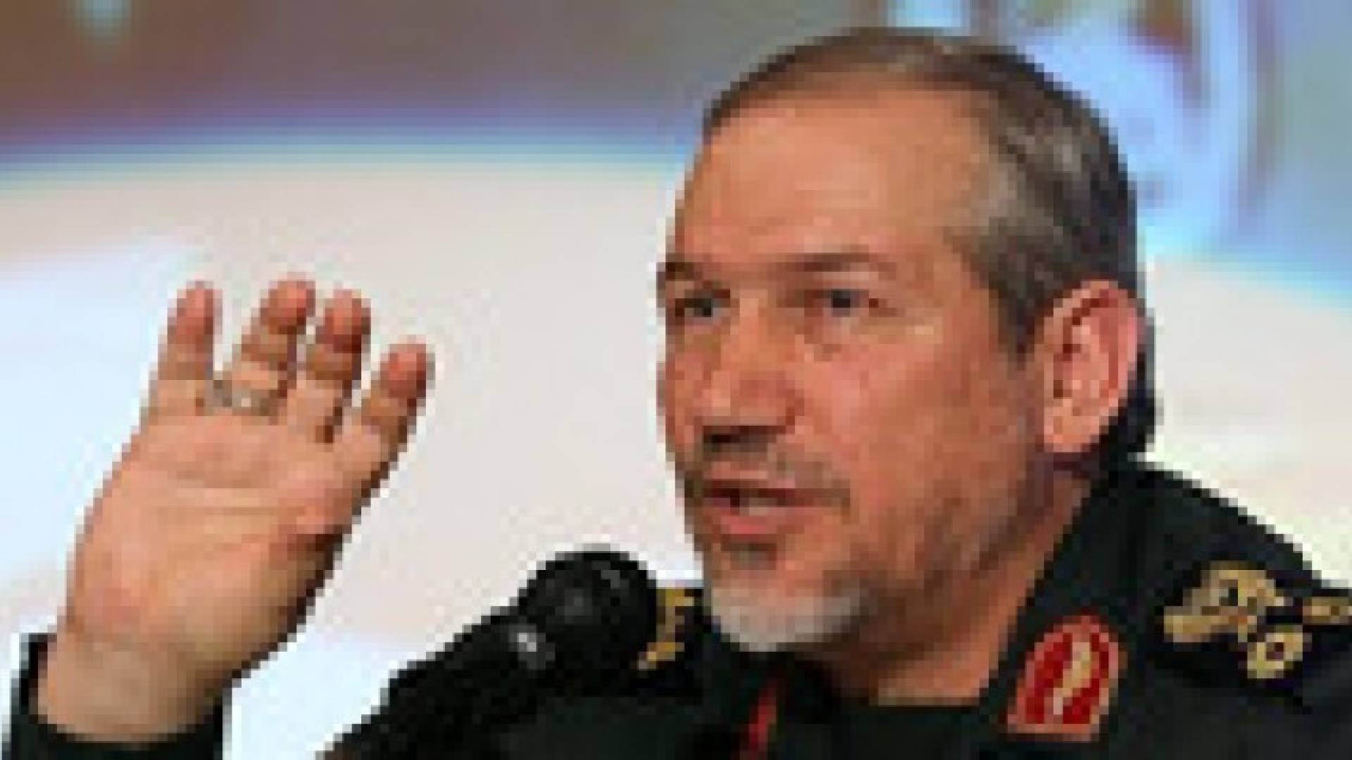 مستشار خامنئي: الشاطئ اللبناني حدود إيران