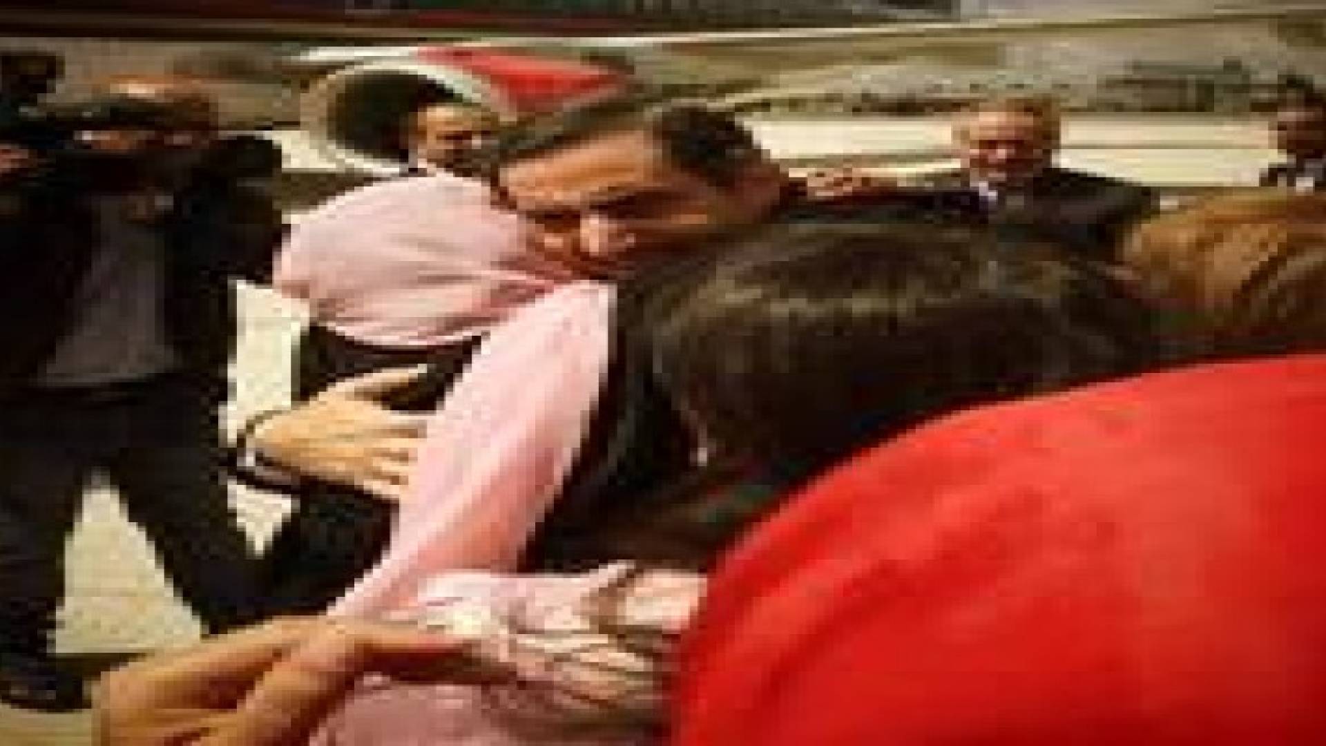 وسيط عربي أبرم صفقة العيطان .. والأخير عاد على متن طائرة أقلت الدرسي