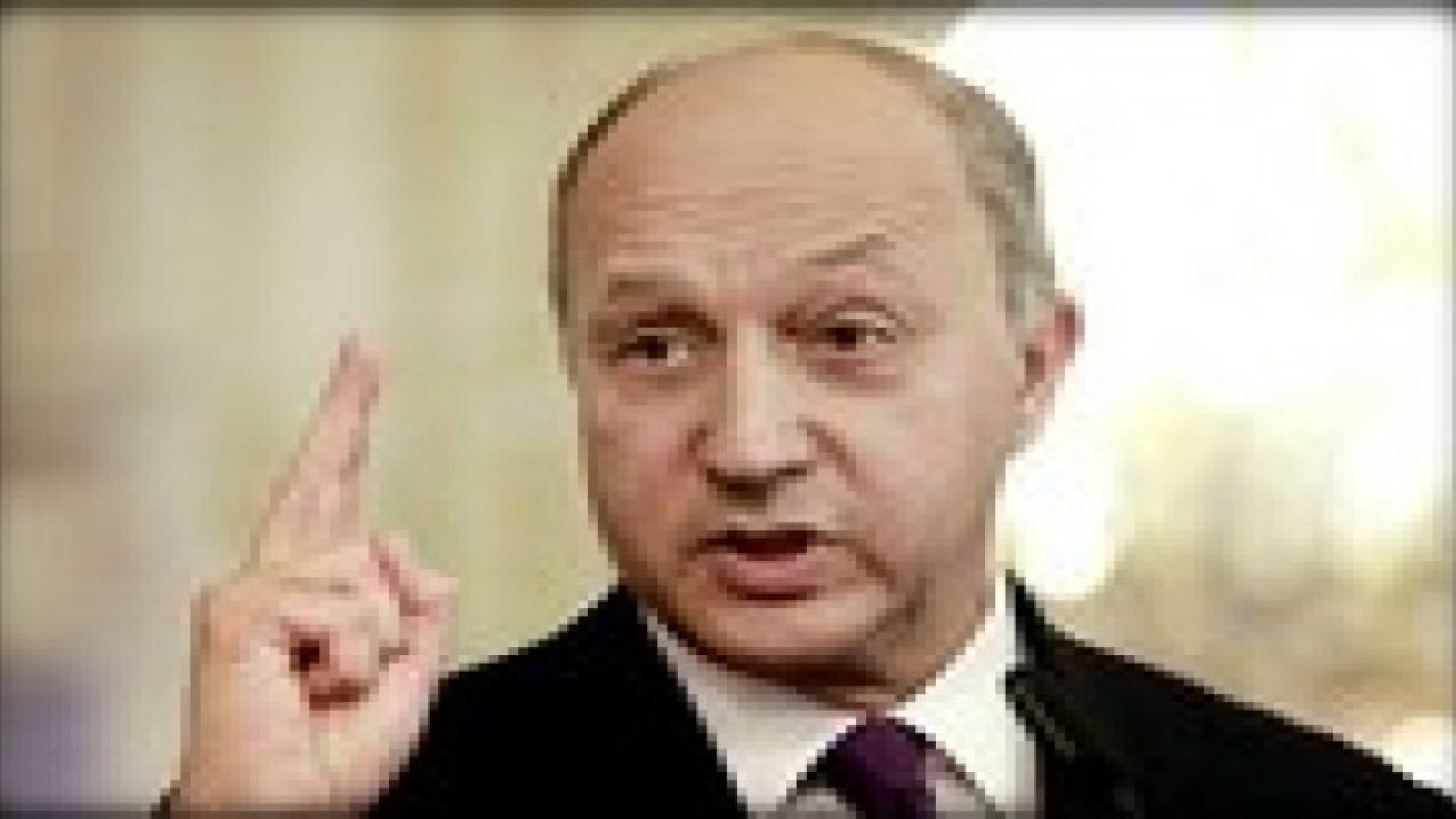 فابيوس: فرنسا “تأسف” لان باراك اوباما لم يوجه ضربة عسكرية الى سوريا