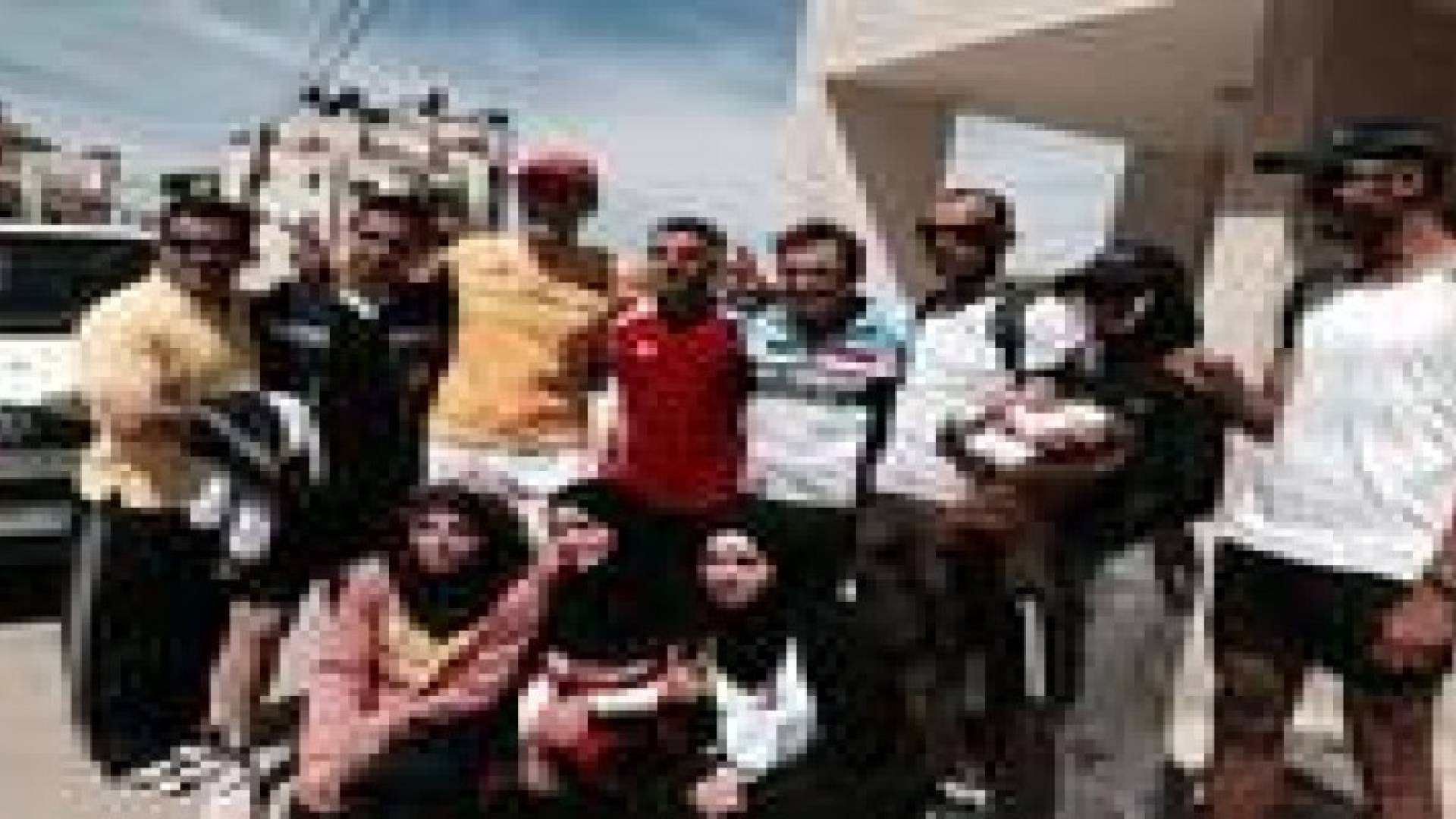 العداء الاسترالي يواصل جولته في الضفة الغربية