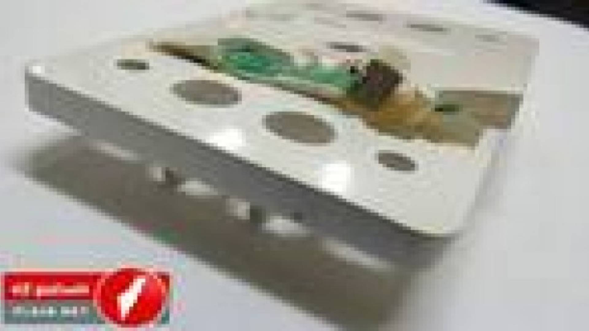 أجهزة تنصت بمكتب الشيخ رائد صلاح .. صور