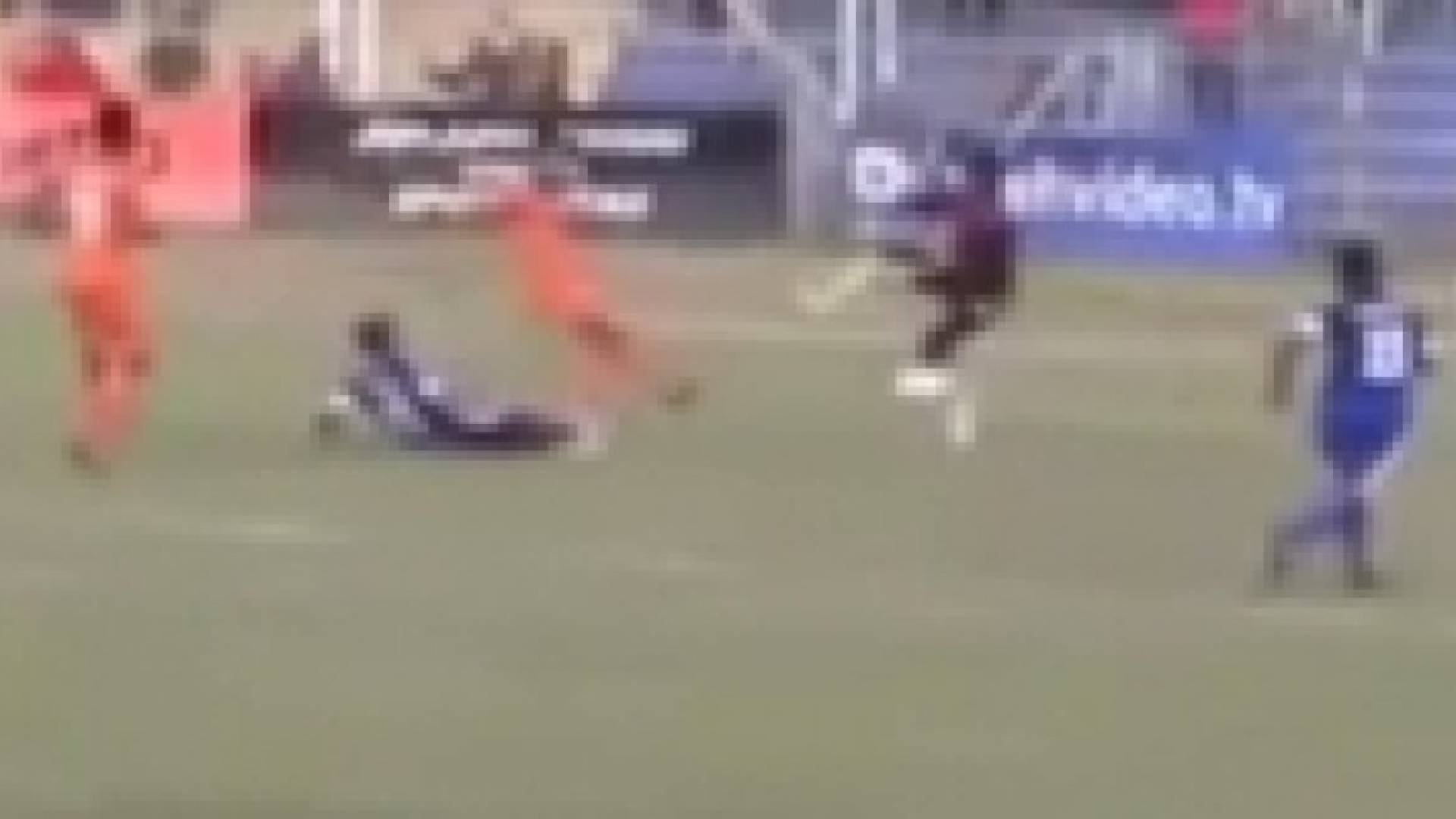 بالفيديو.. حارس مرمى يقتل لاعبا لمنعه من تسجيل هدف