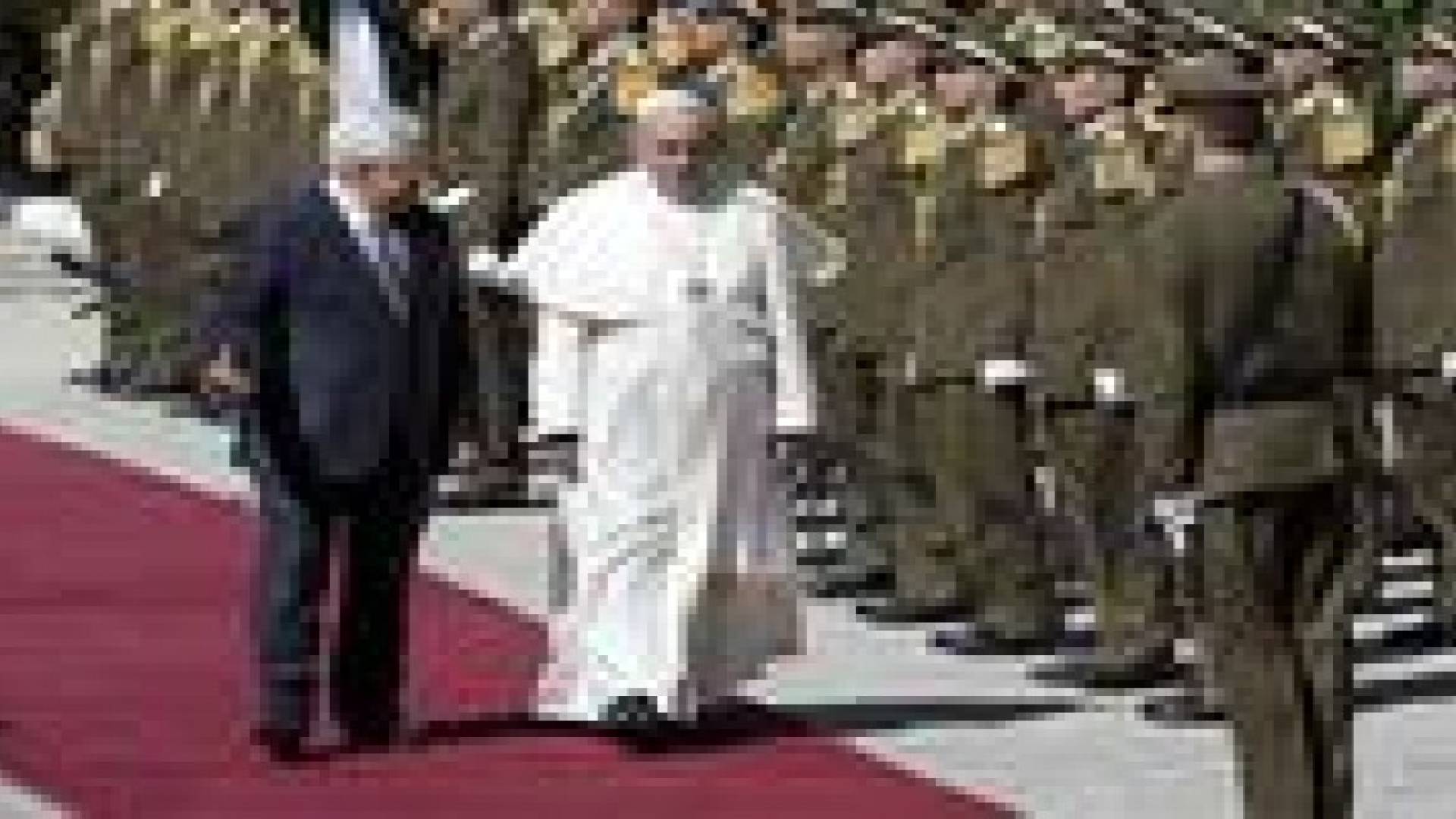 عباس في استقبال البابا يتهم إسرائيل بتغيير هوية القدس