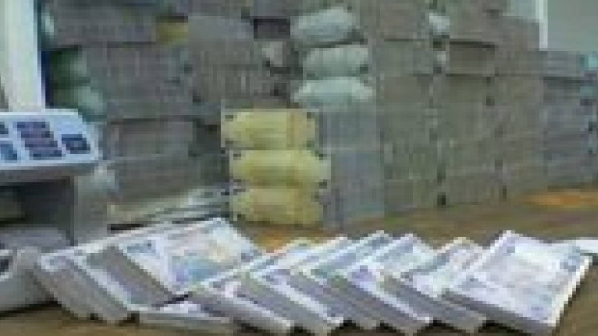 ابعاد اسرائيليين وبريطاني بعد توقيفهم