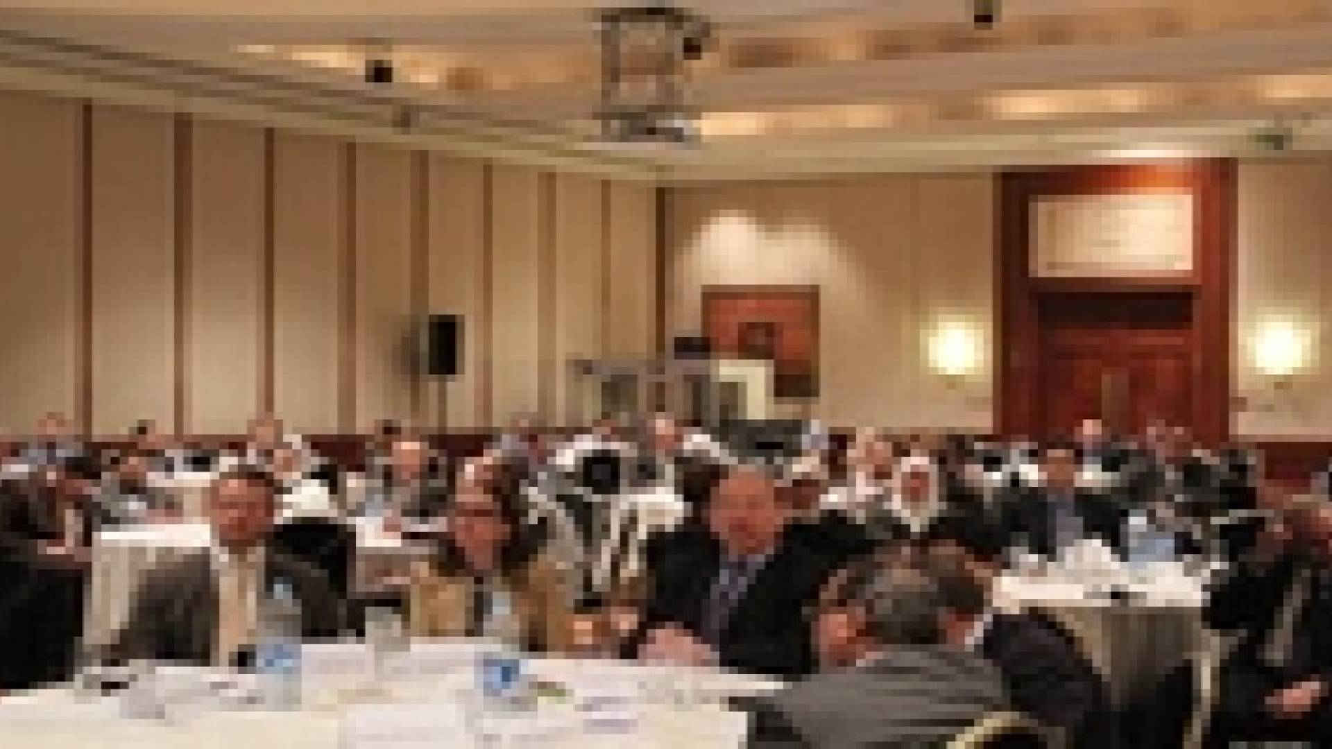 الحكومة تطلق الاستراتيجية الوطنية" للتصدير للاعوام 2014-2019