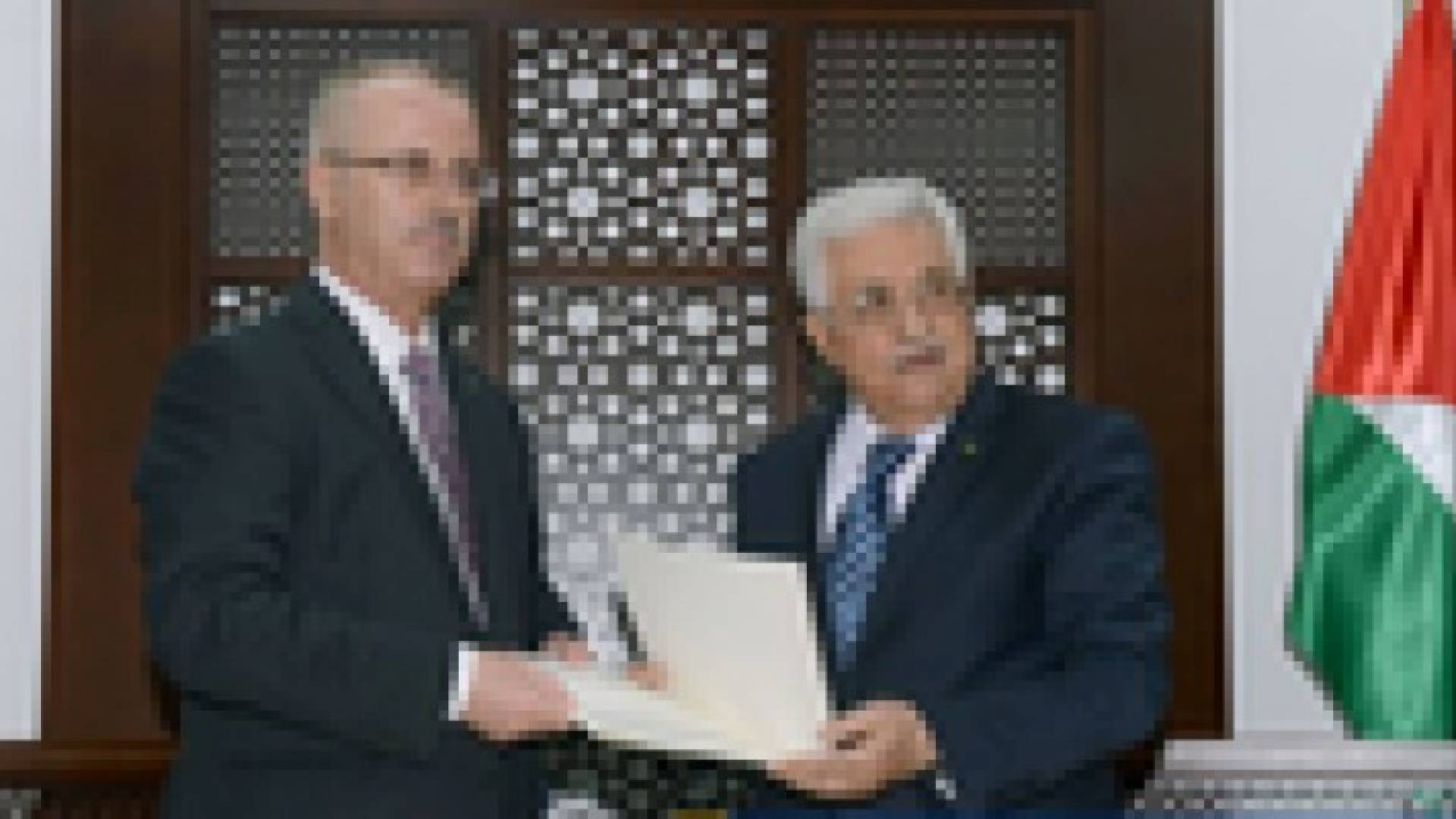 الرئيس الفلسطيني يكلف الحمد الله رسميا بتشكيل الحكومة