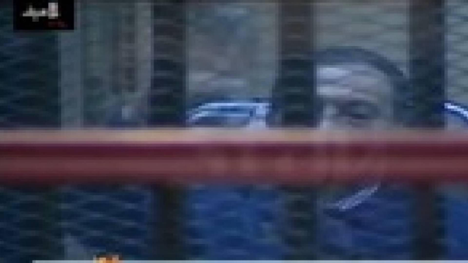 مبارك يبكي في أول ظهور له بملابس السجن عقب إدانته بقضية فساد